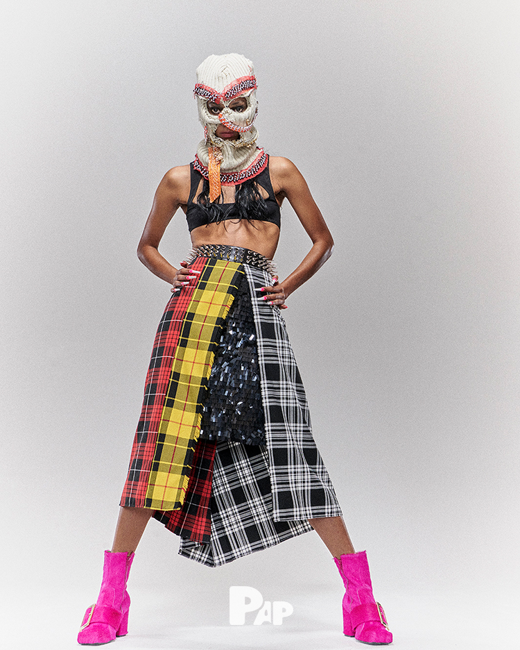 NEW WORLD — Look 16