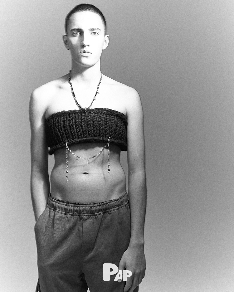 NEW WORLD — Look 19