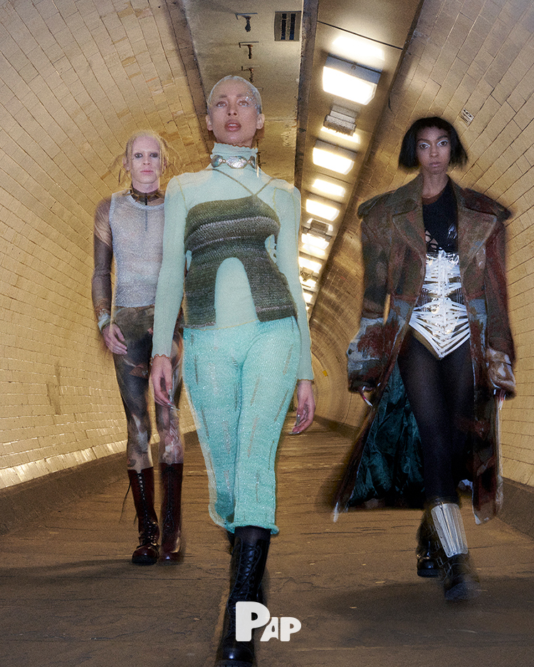 NEW WORLD — Look 22