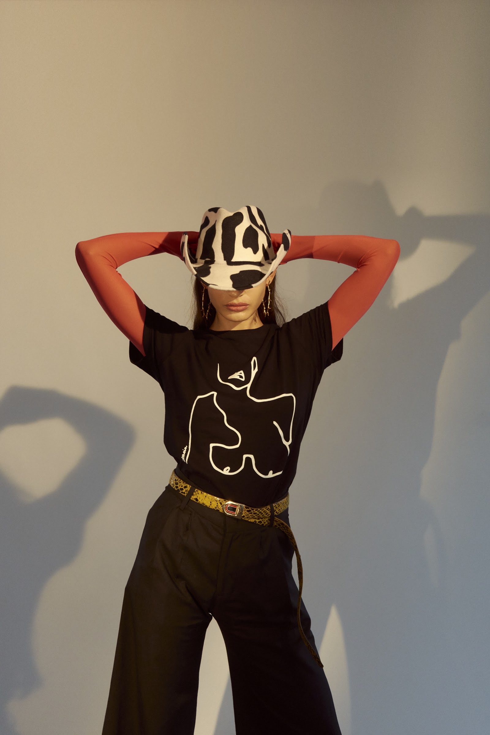 BOTH EYES ON THE COWBOY — Look 5