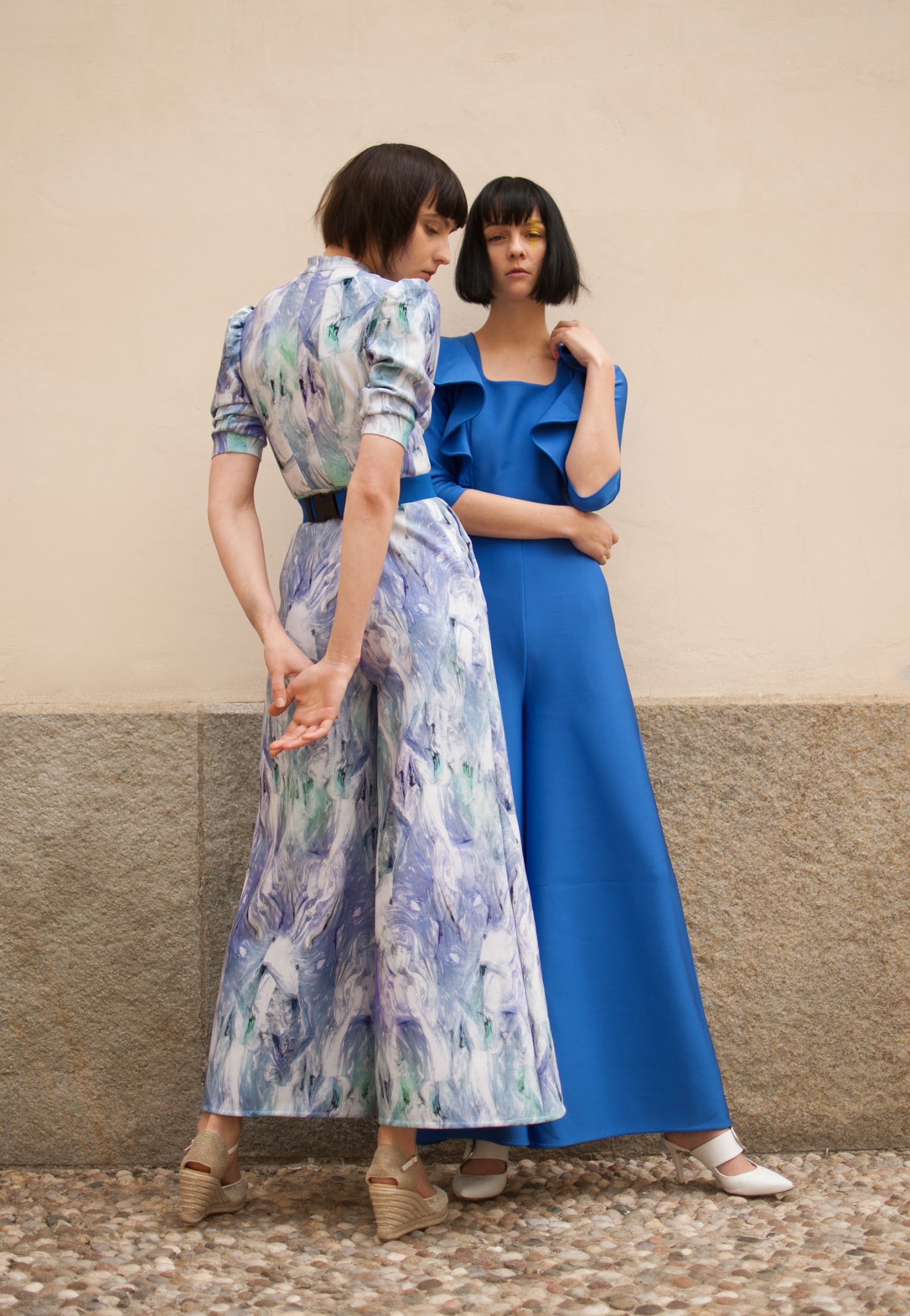 SIDE BY SIDE — Look 7