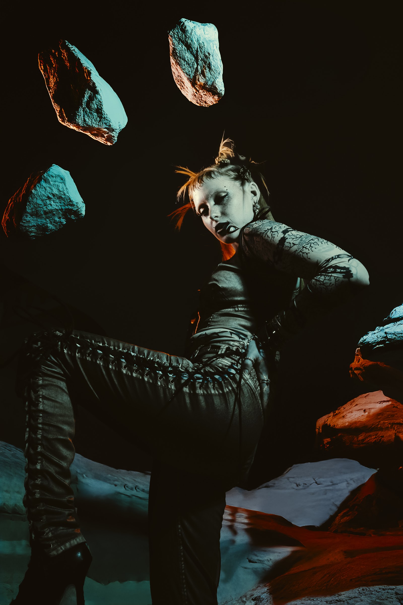 CYBERPUNK — Look 9