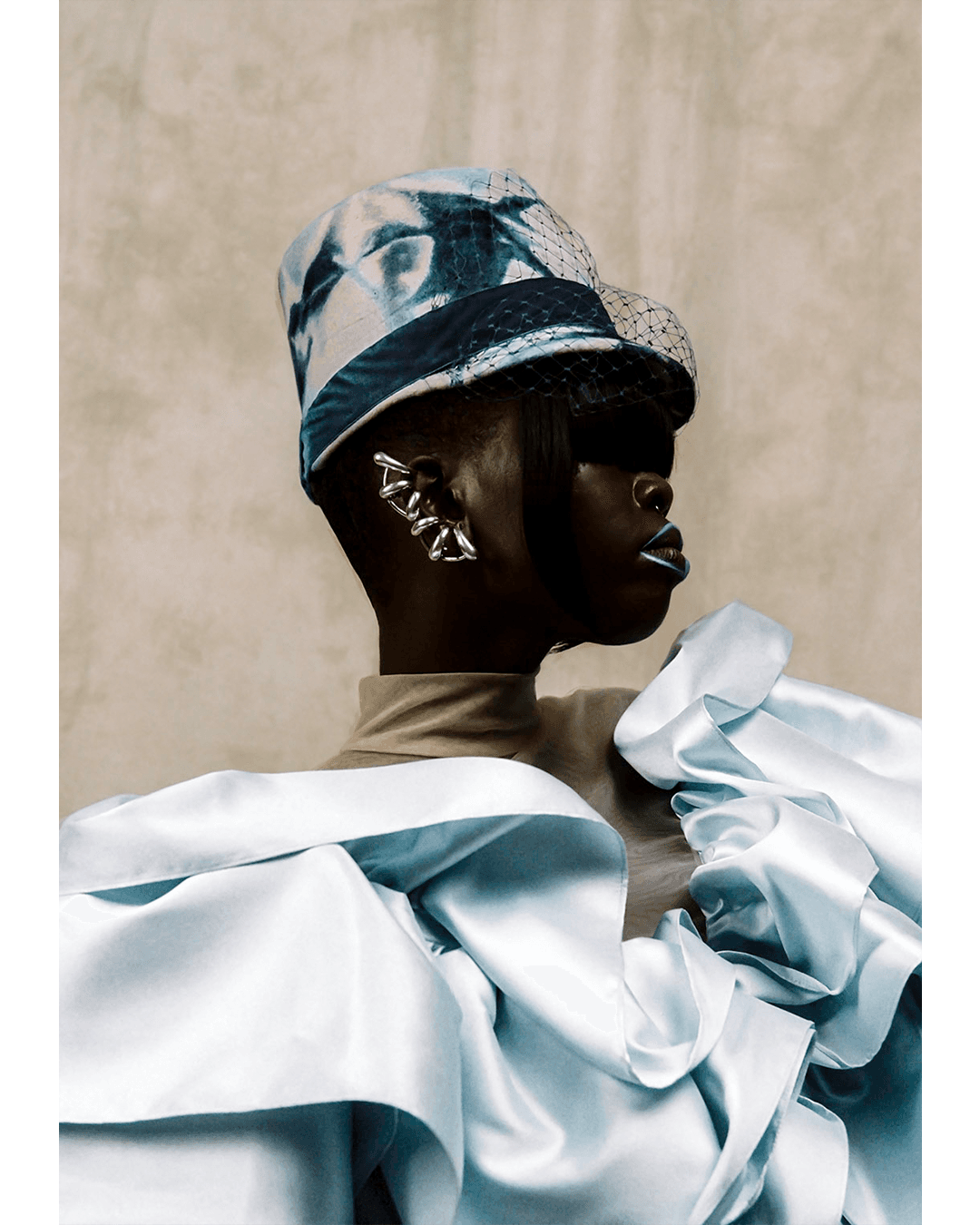 Clandestine — Look 12