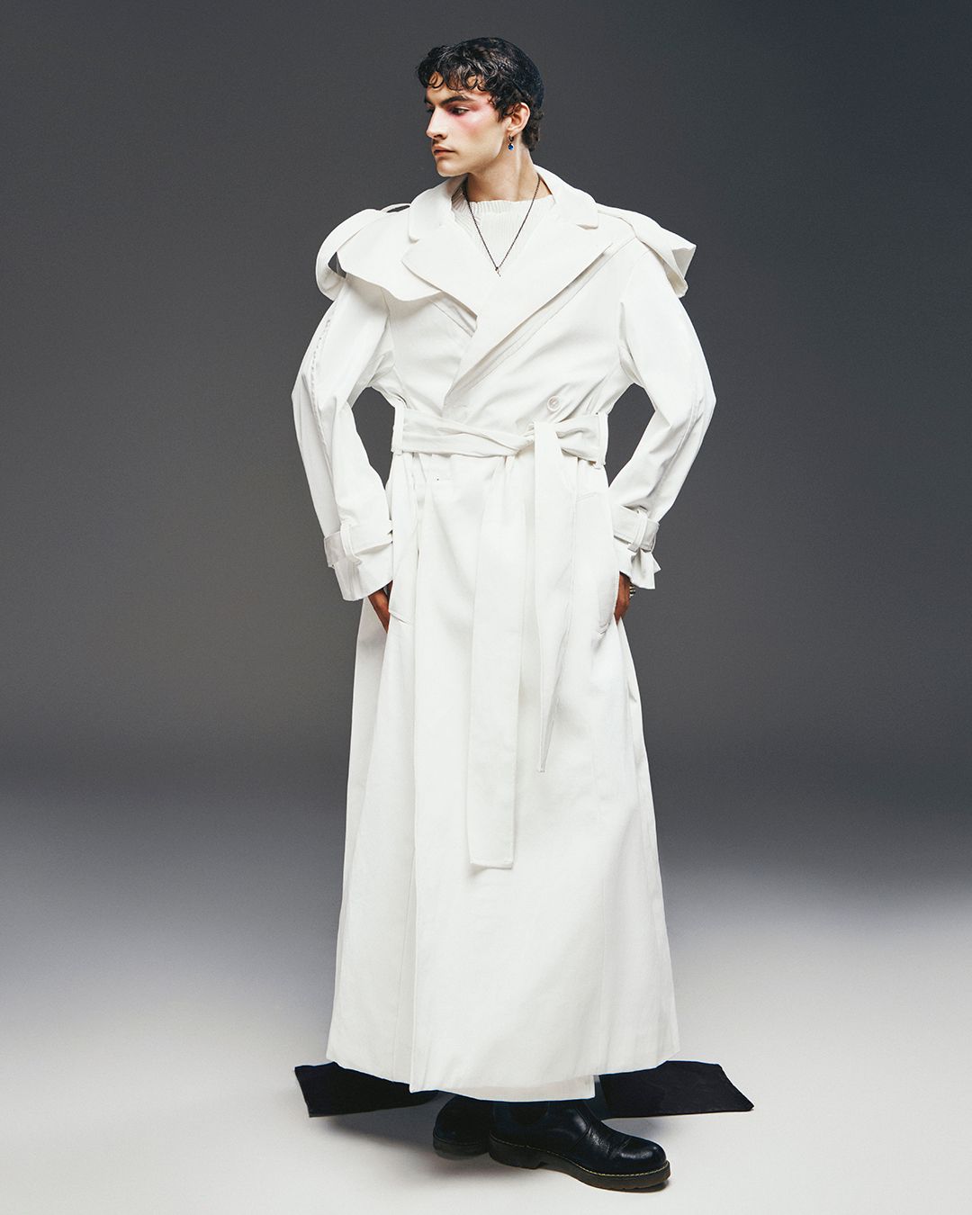 Through the eye of ice — Look 7