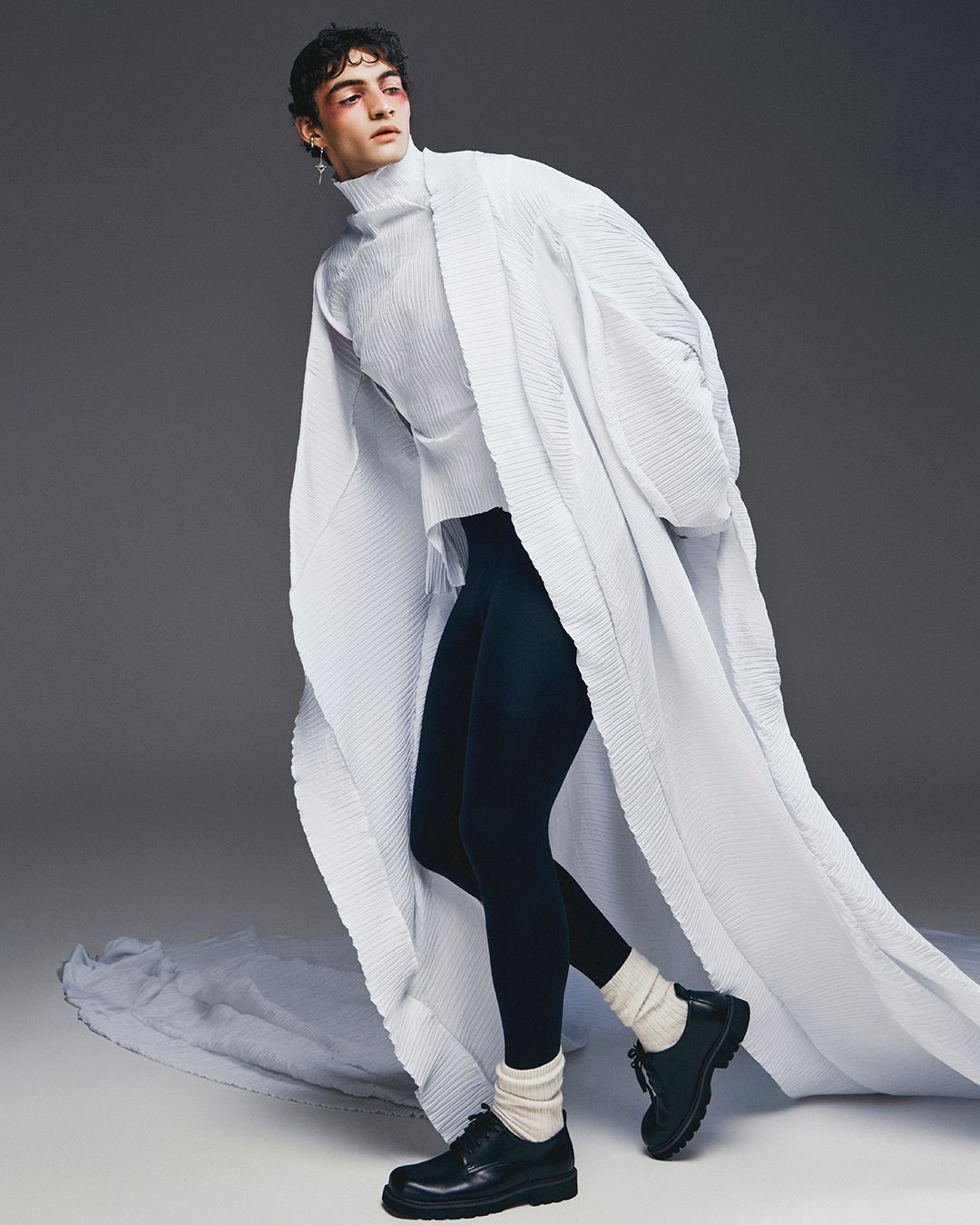 Through the eye of ice — Look 12