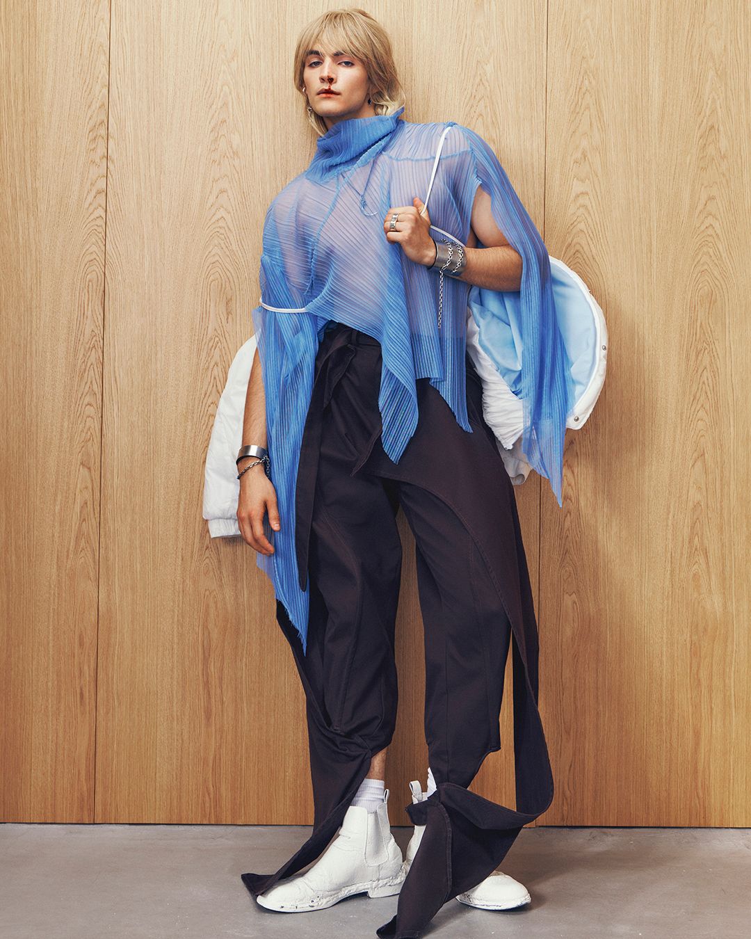 Through the eye of ice — Look 15