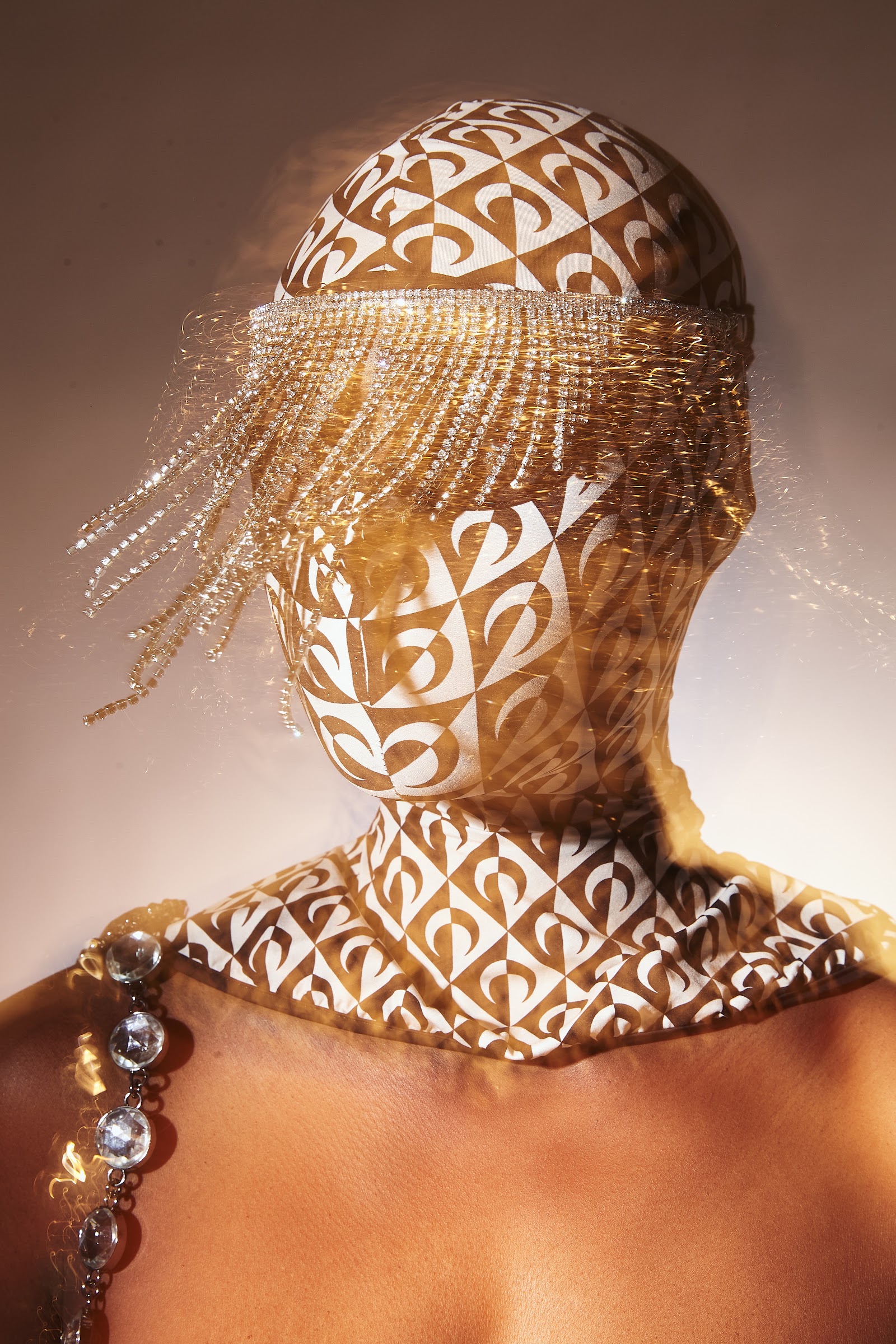 UTOPIAN EDGE — Look 7