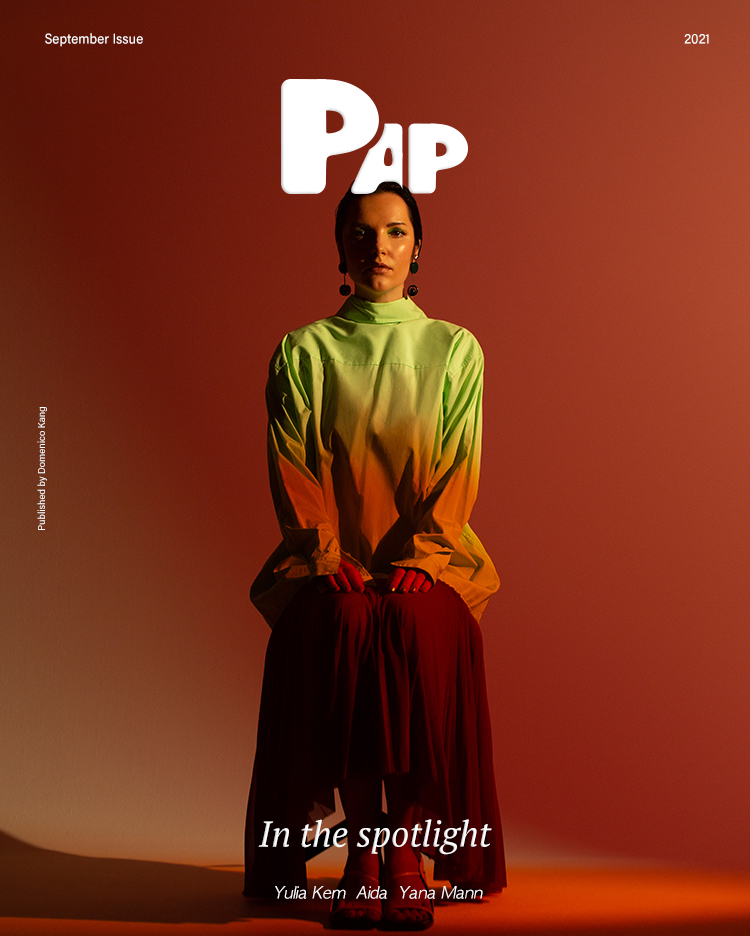 IN THE SPOTLIGHT — Look 1