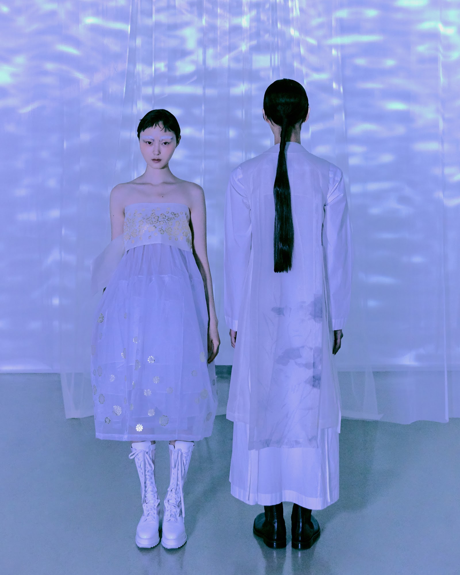 MOMENT BY MOMENT AWARENESS — Look 10