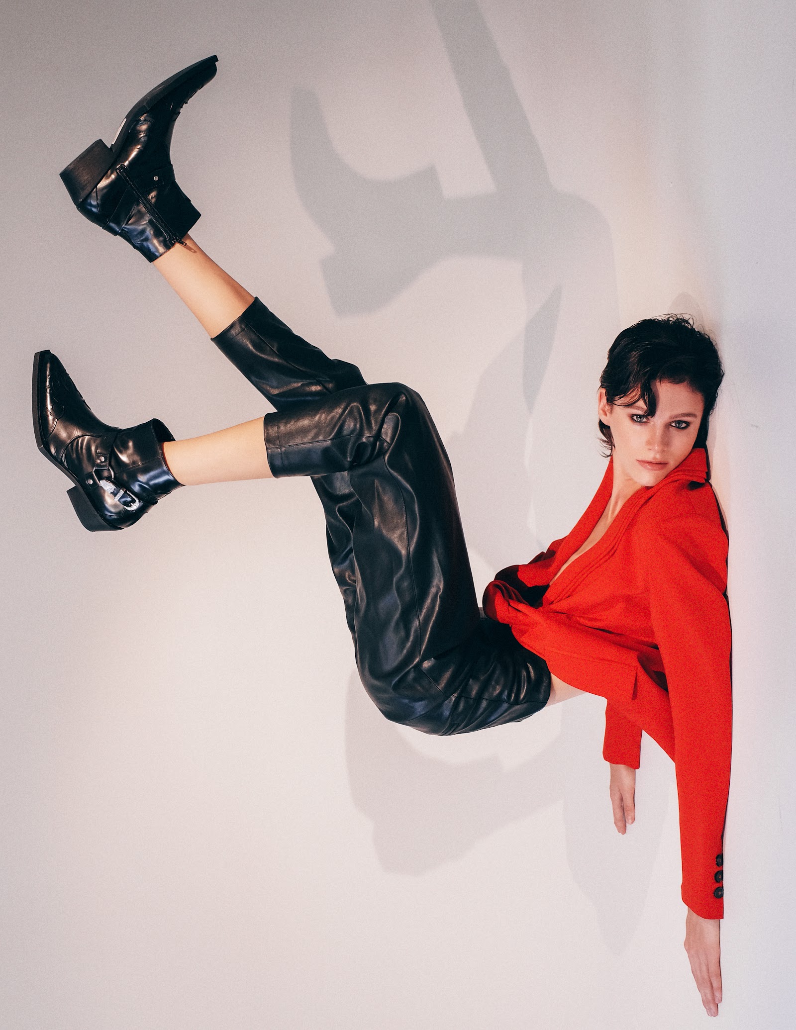 ANNAKIKI 20SS BACKSTAGE — Look 9