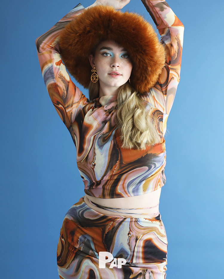 GLOW — Look 9