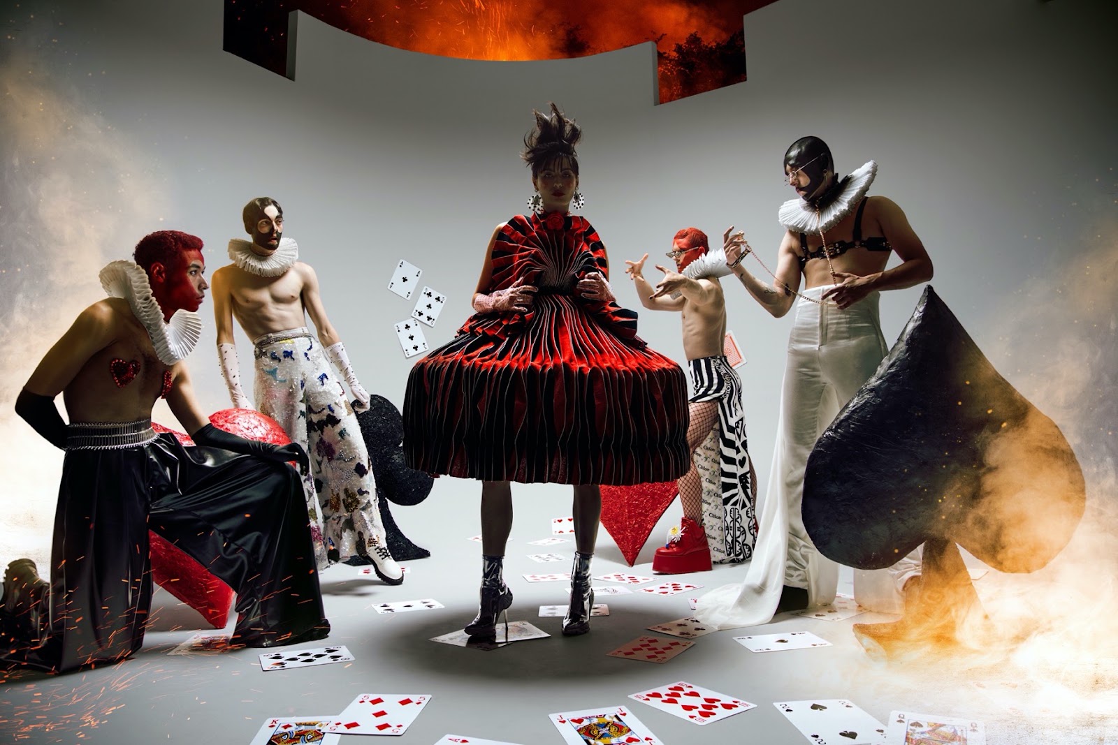 ALICE AU PAYS DES VICES — Look 5