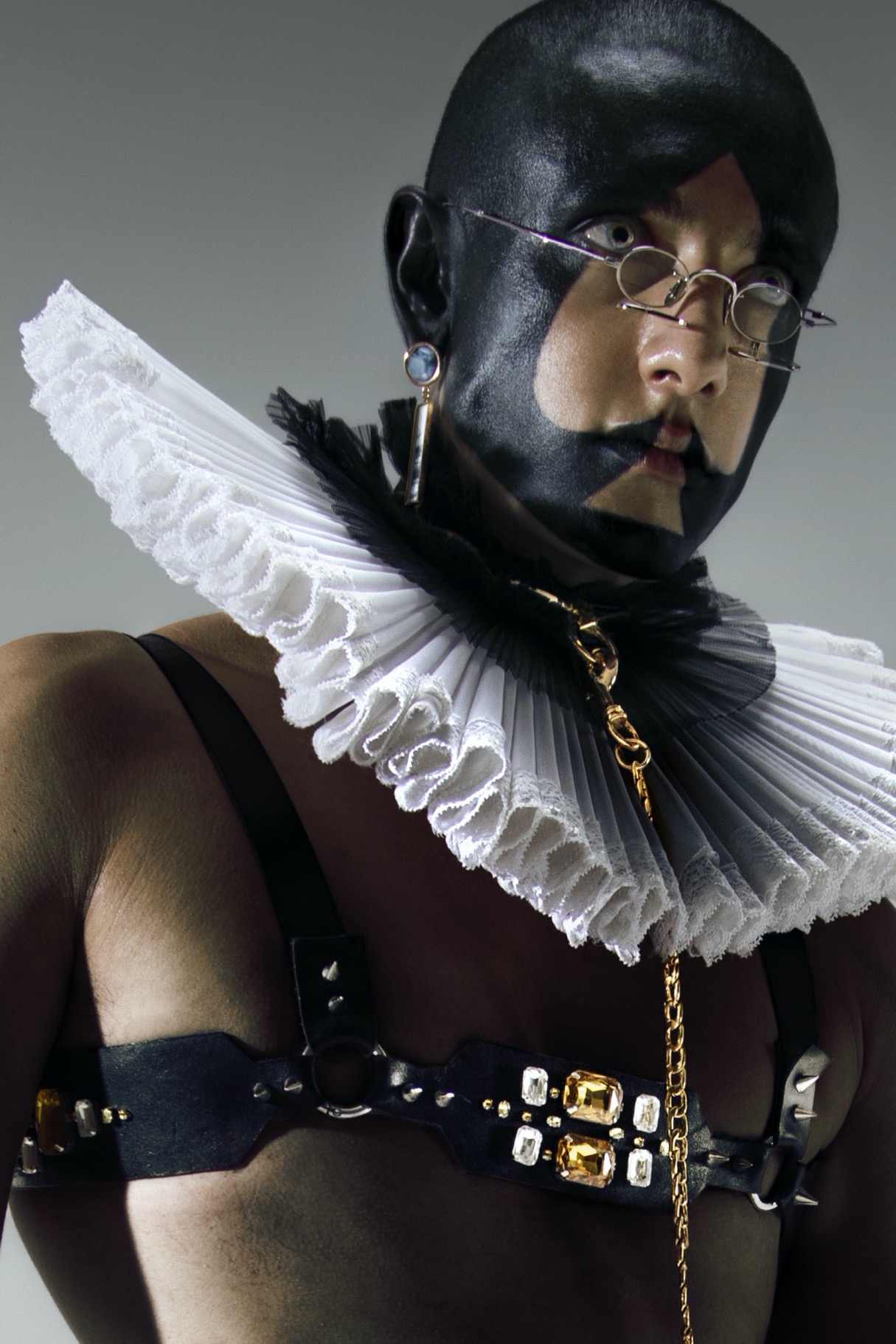 ALICE AU PAYS DES VICES — Look 13