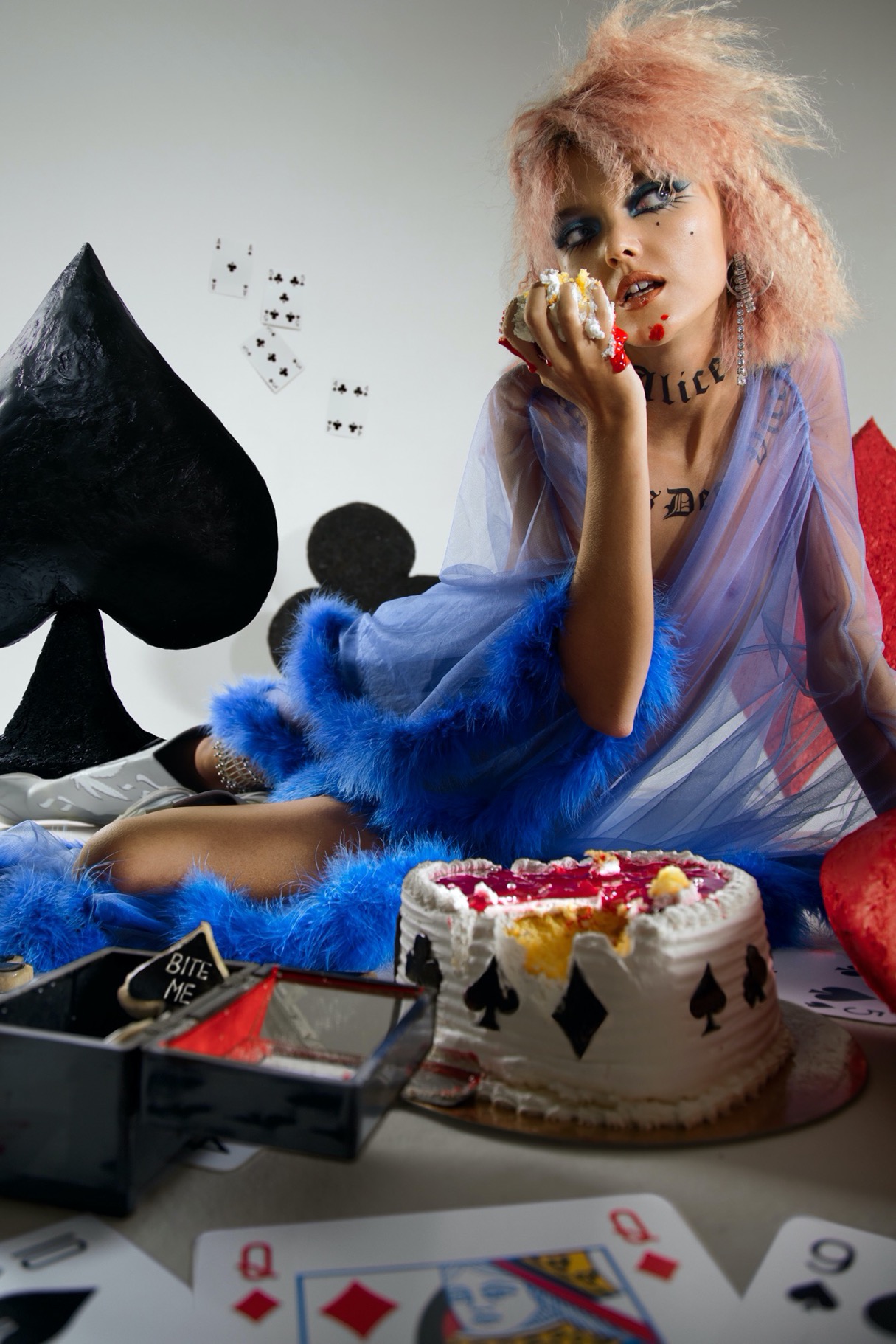 ALICE AU PAYS DES VICES — Look 19
