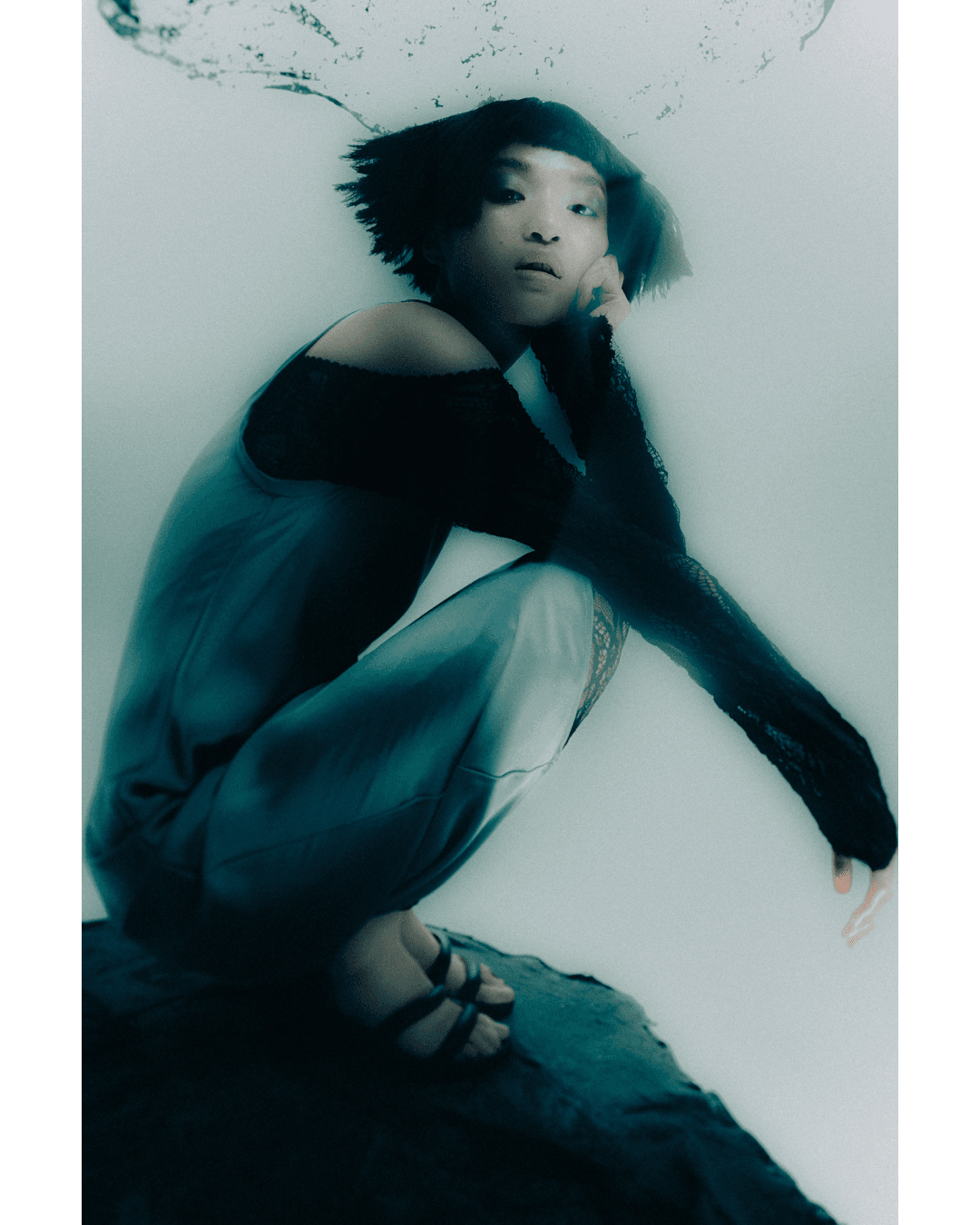 The Woman Who Fell To Earth — Look 12