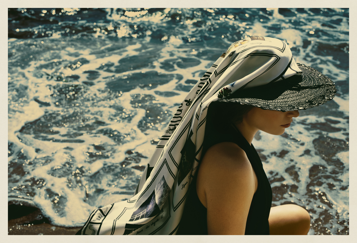 ON THE WATERS — Look 4
