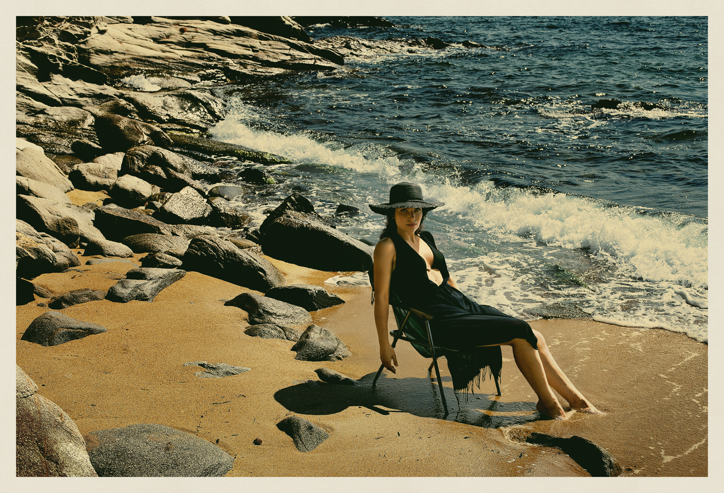 ON THE WATERS — Look 5