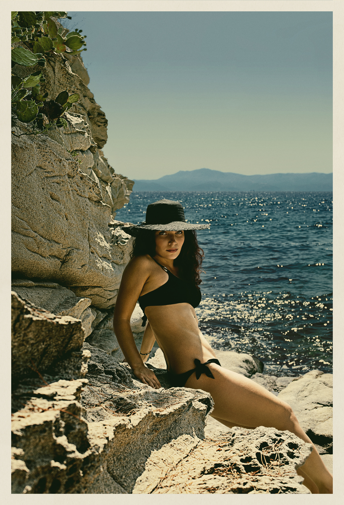 ON THE WATERS — Look 6