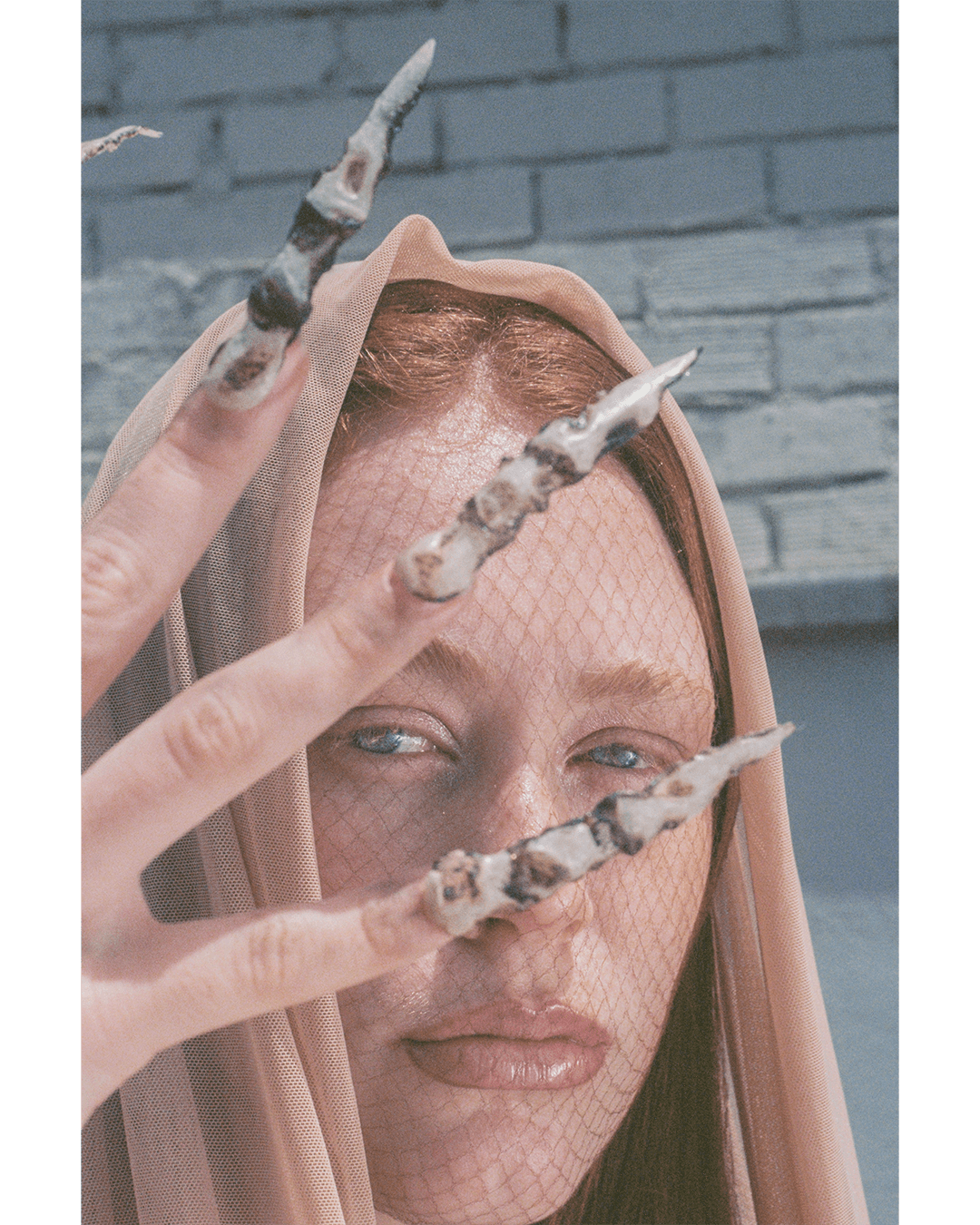 Hooked like a tattoo on the skin — Look 5