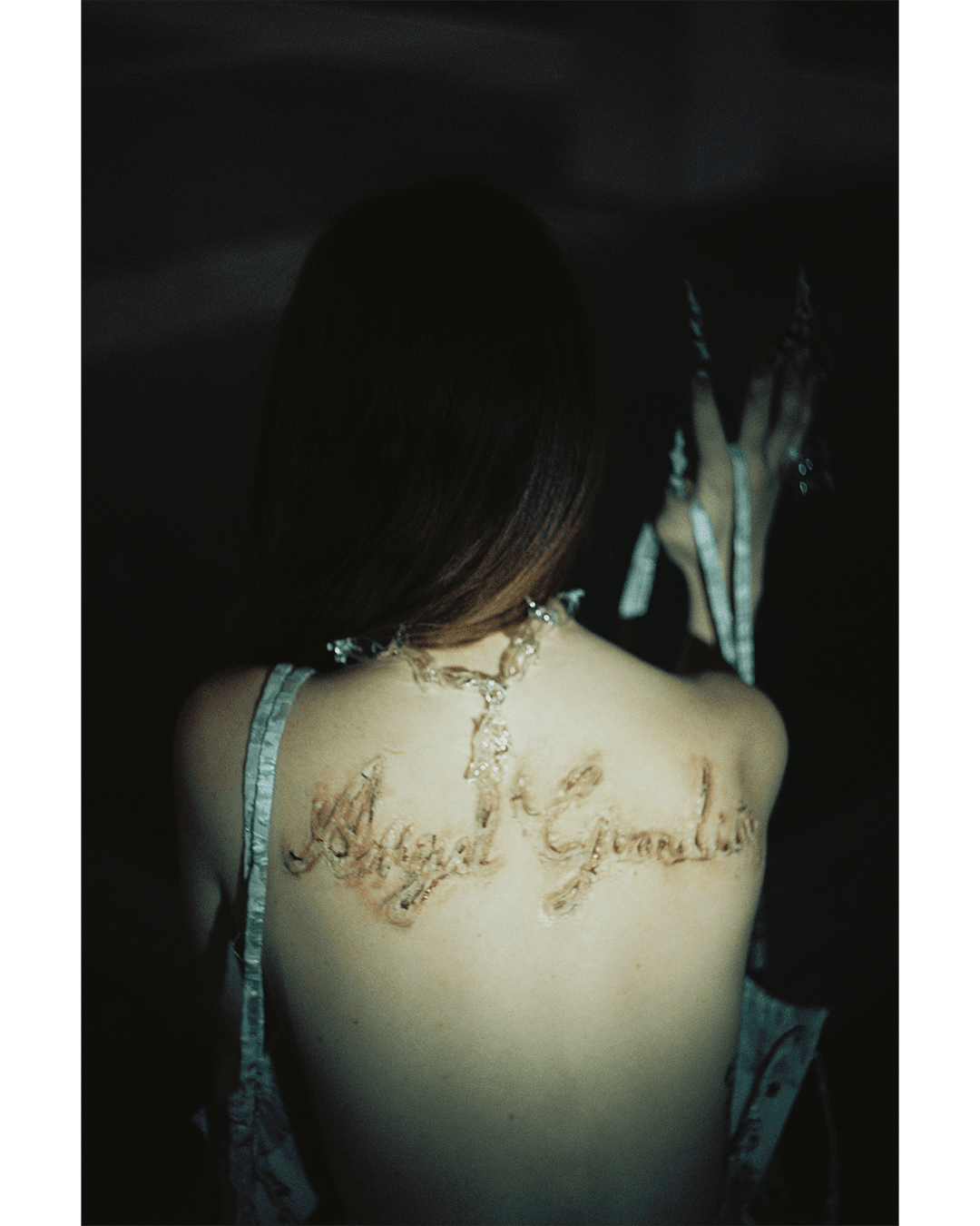 Hooked like a tattoo on the skin — Look 11