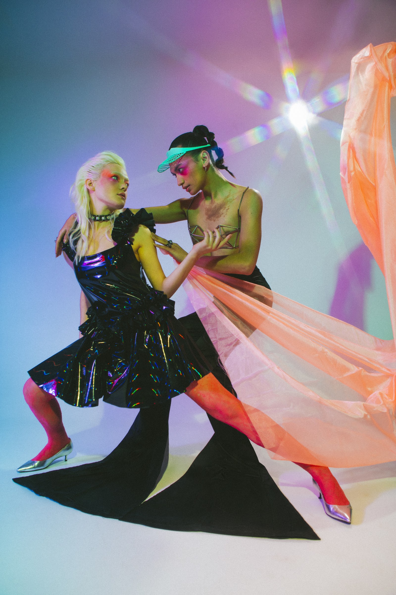PLANETARY TWINS — Look 4