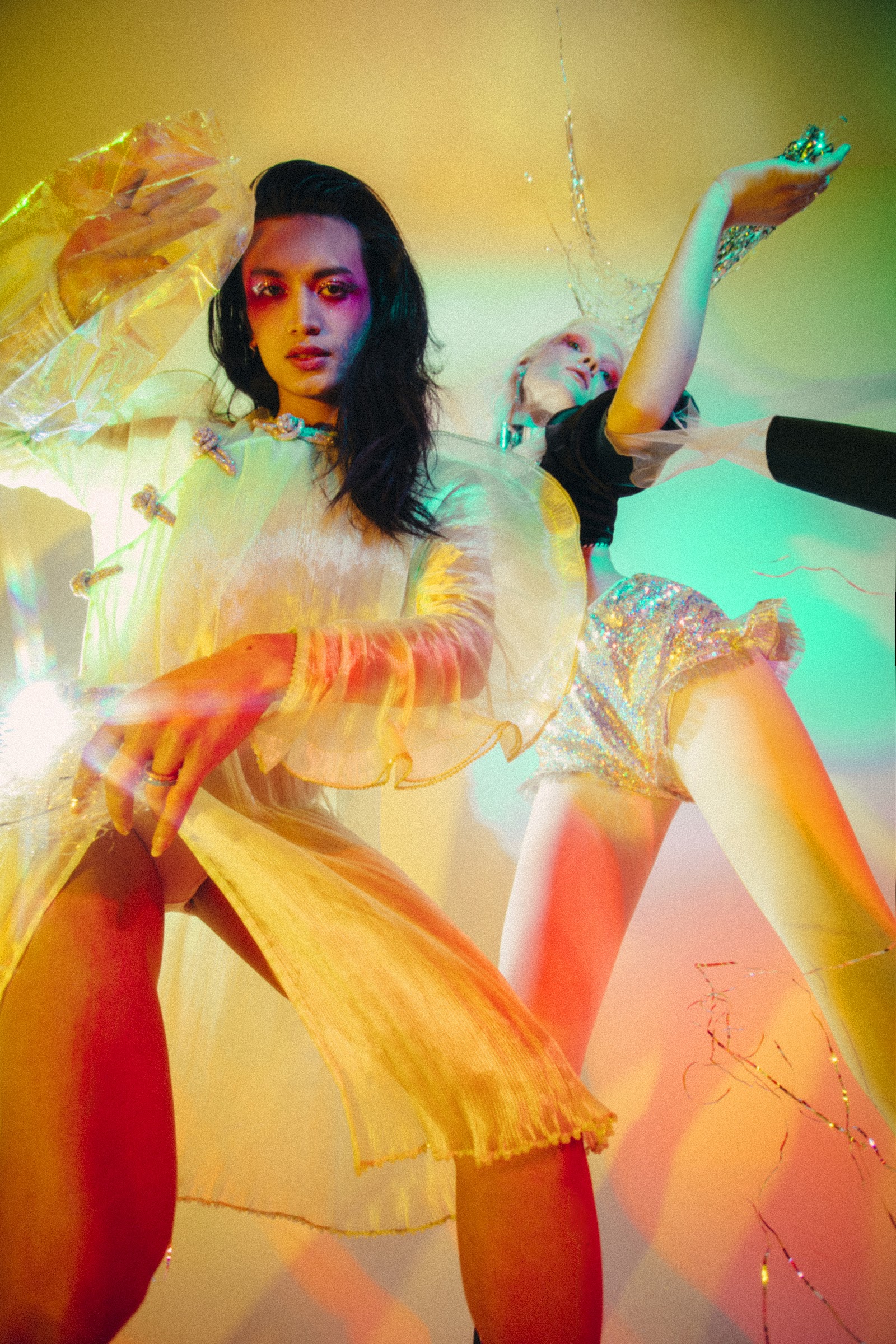 PLANETARY TWINS — Look 17