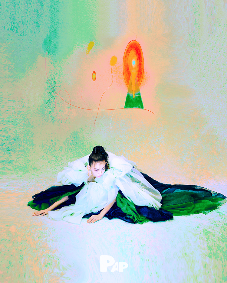 LULLABY OF WEIGHTLESSNESS — Look 10