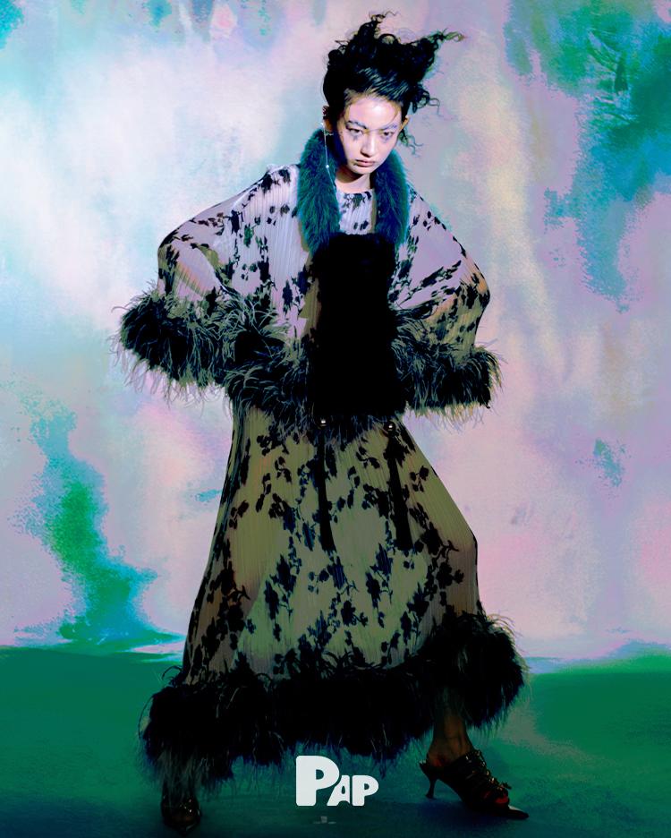LULLABY OF WEIGHTLESSNESS — Look 12
