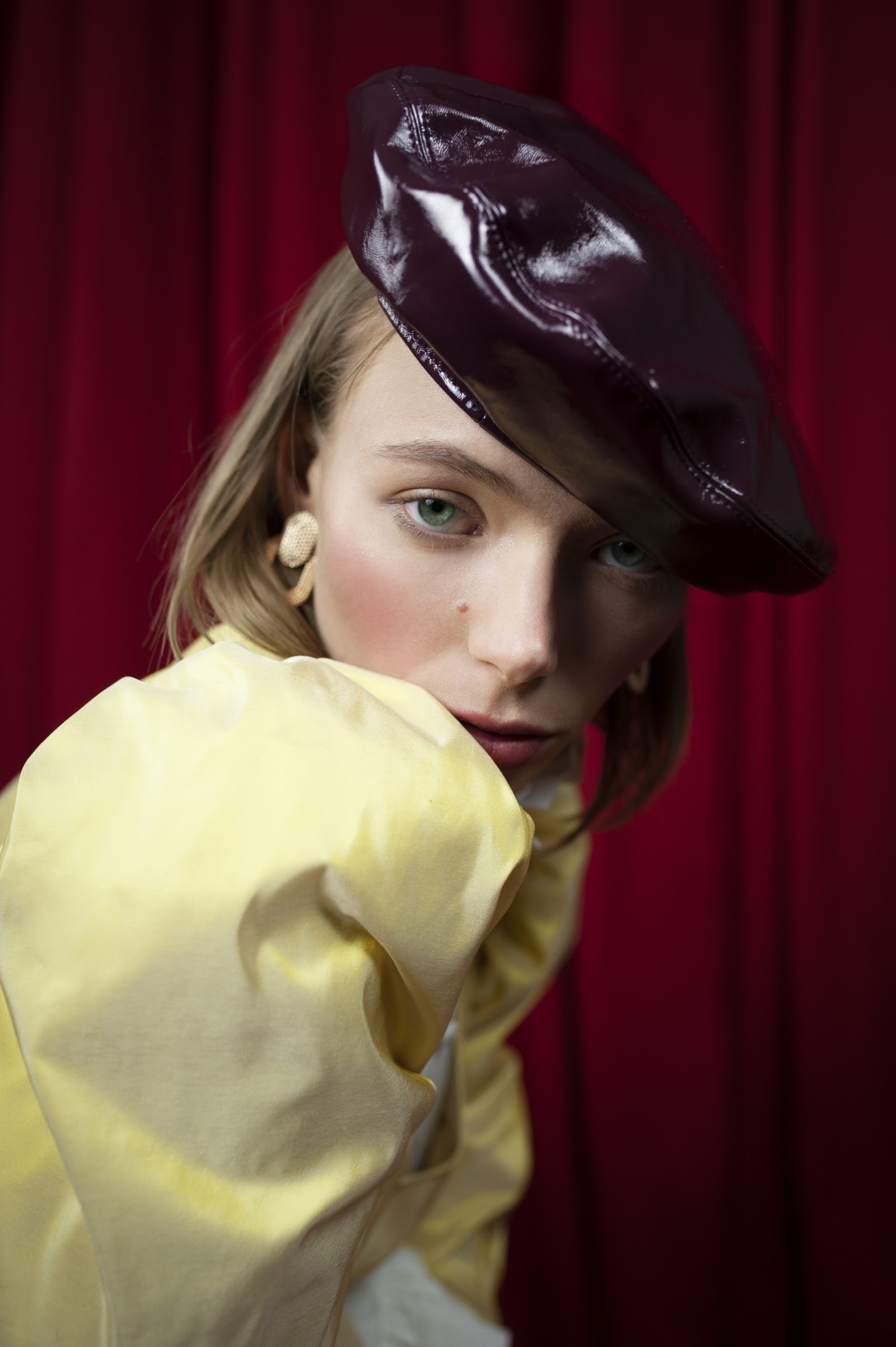 UNPLEASANTVILE — Look 8