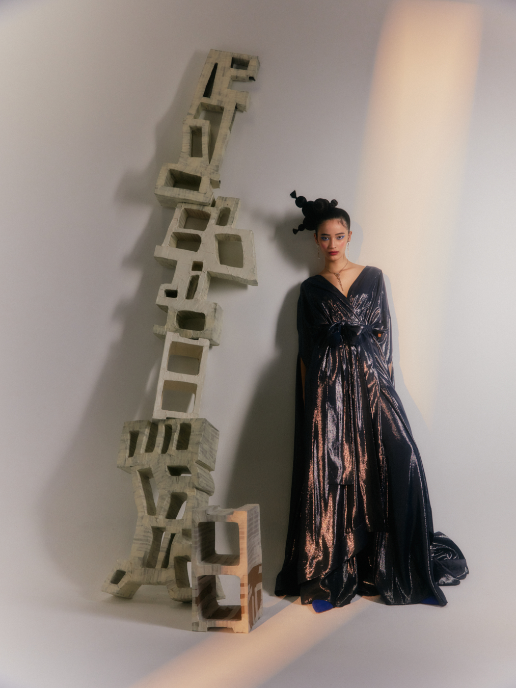 DISPLACED BOUNDARIES — Look 14