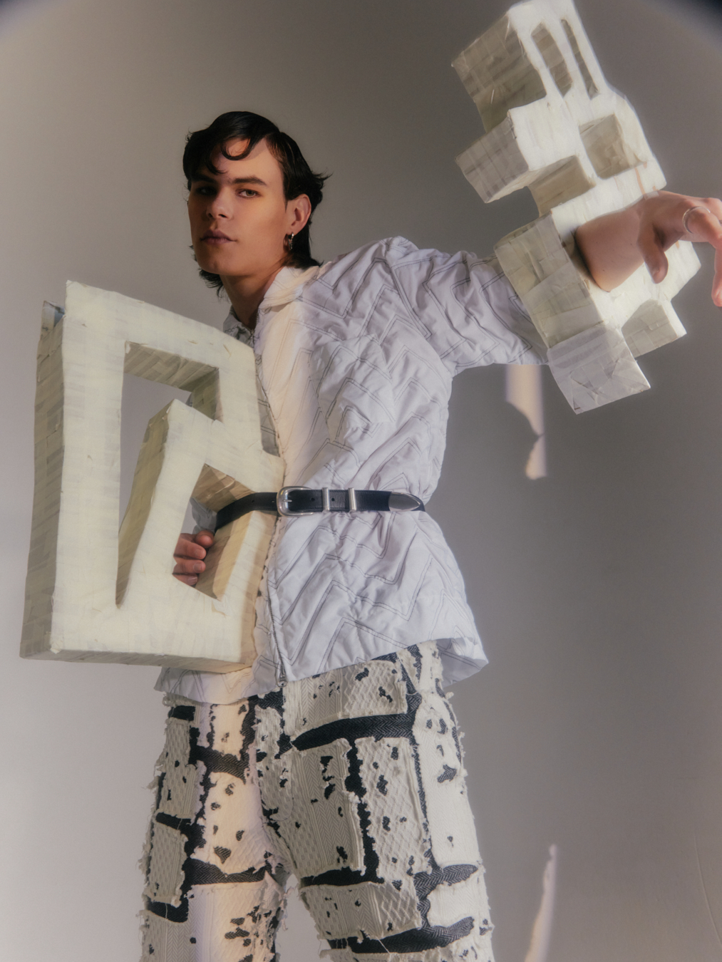DISPLACED BOUNDARIES — Look 18
