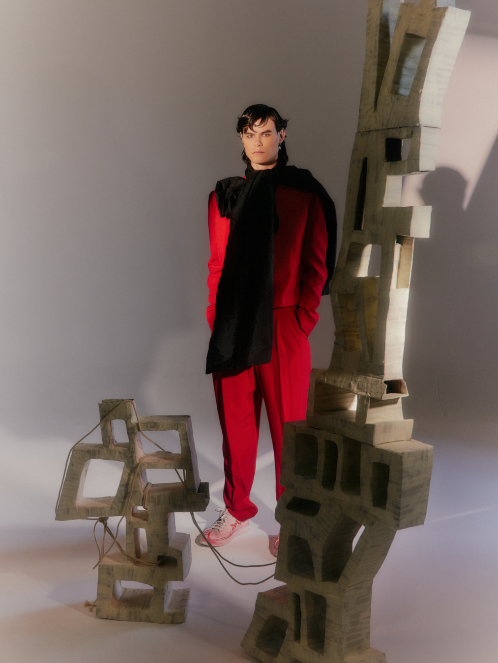 DISPLACED BOUNDARIES — Look 21