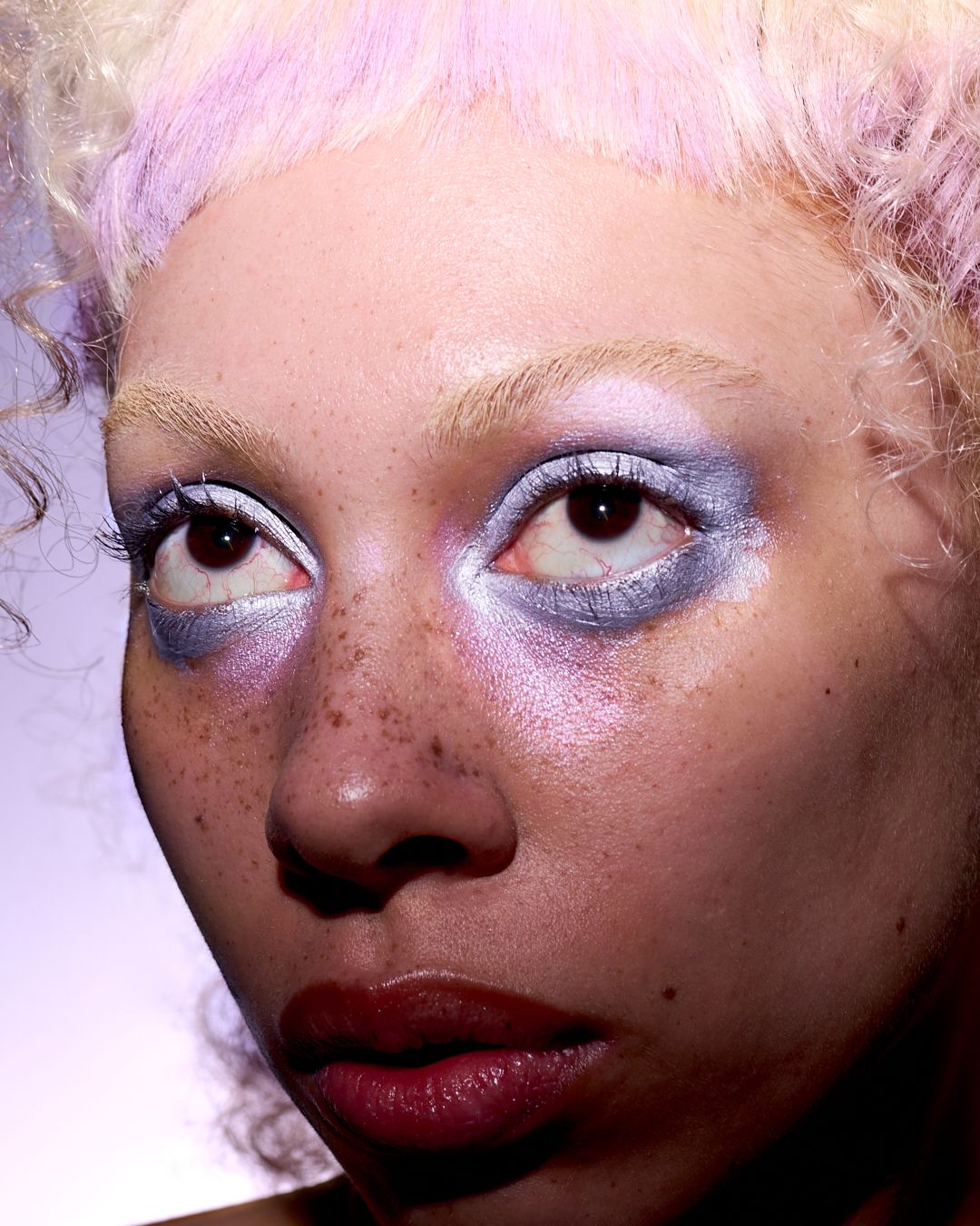 UNE AUTRE PERSPECTIVE — Look 2