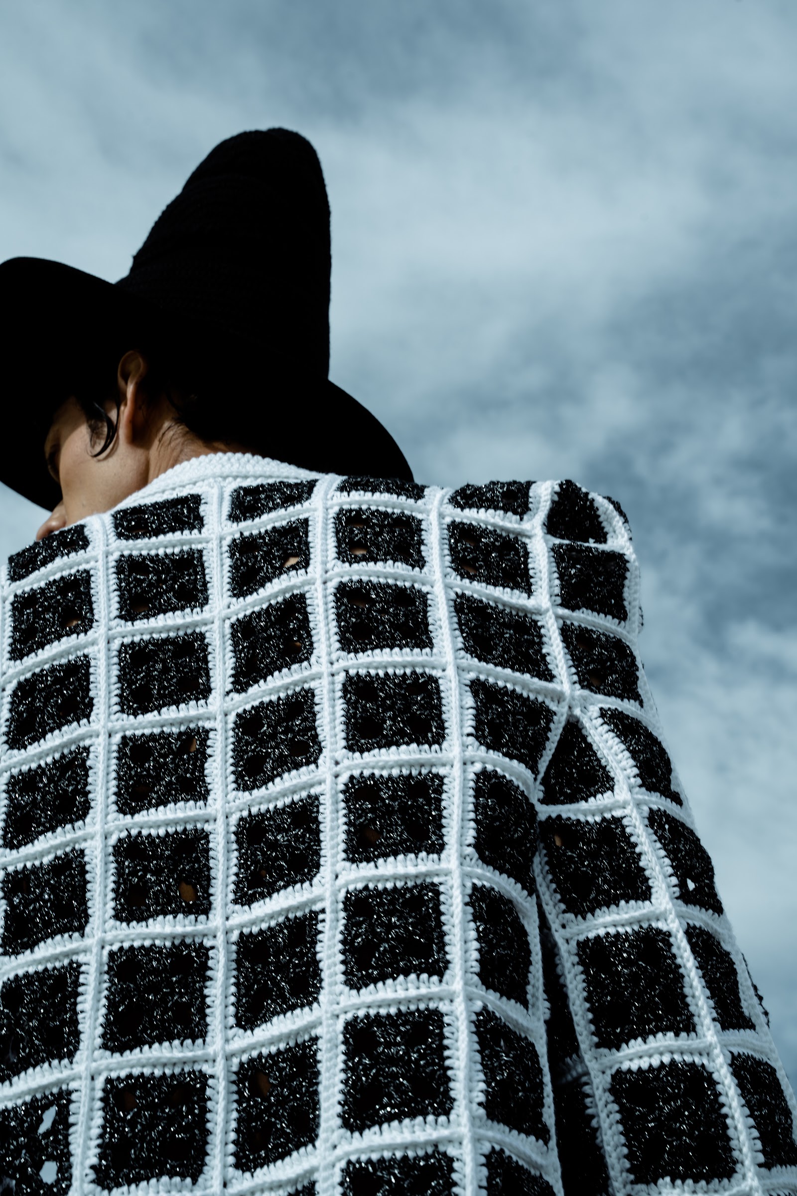 THE HOLY MOUNTAIN — Look 8