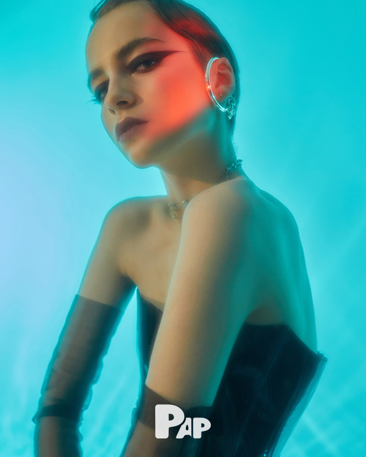 MISTRESS — Look 7