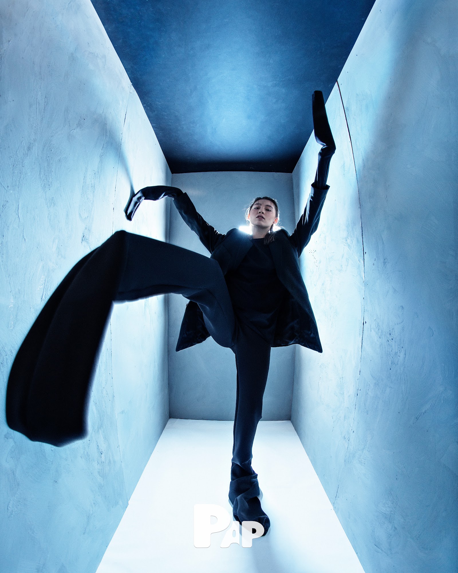 THE MODERN PANOPTICON — Look 10