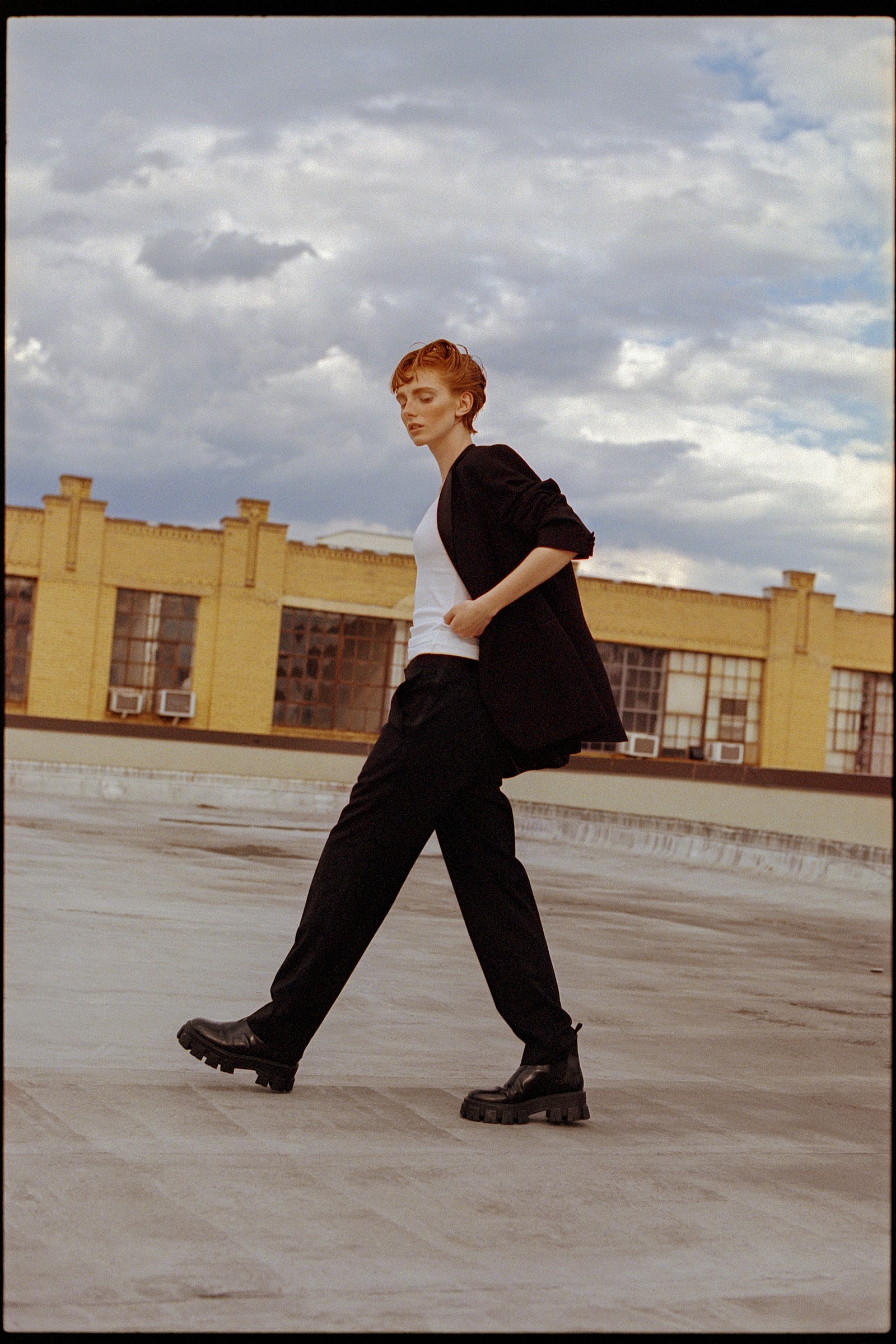 INNER TRAVEL — Look 9
