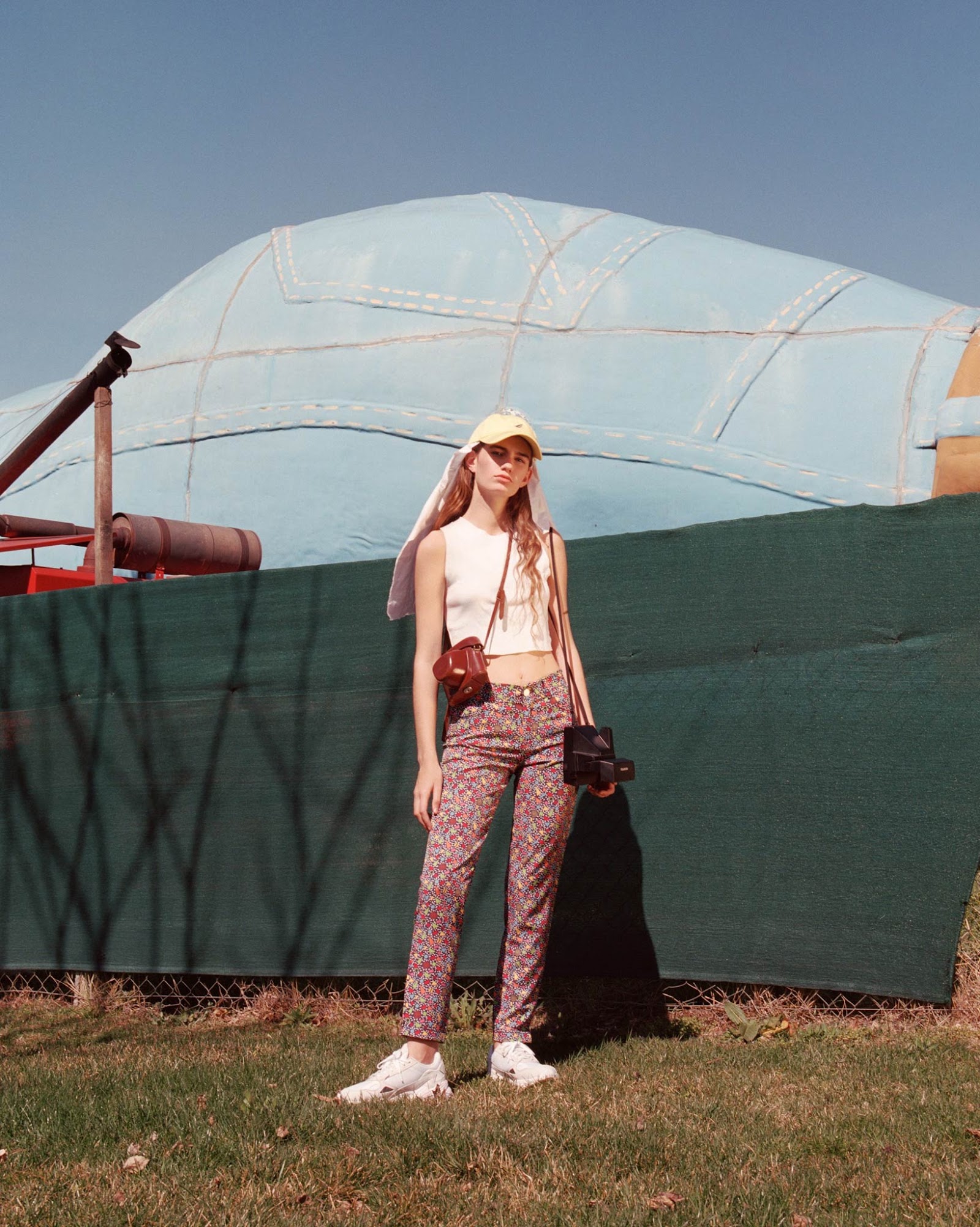 THE TOURIST — Look 3