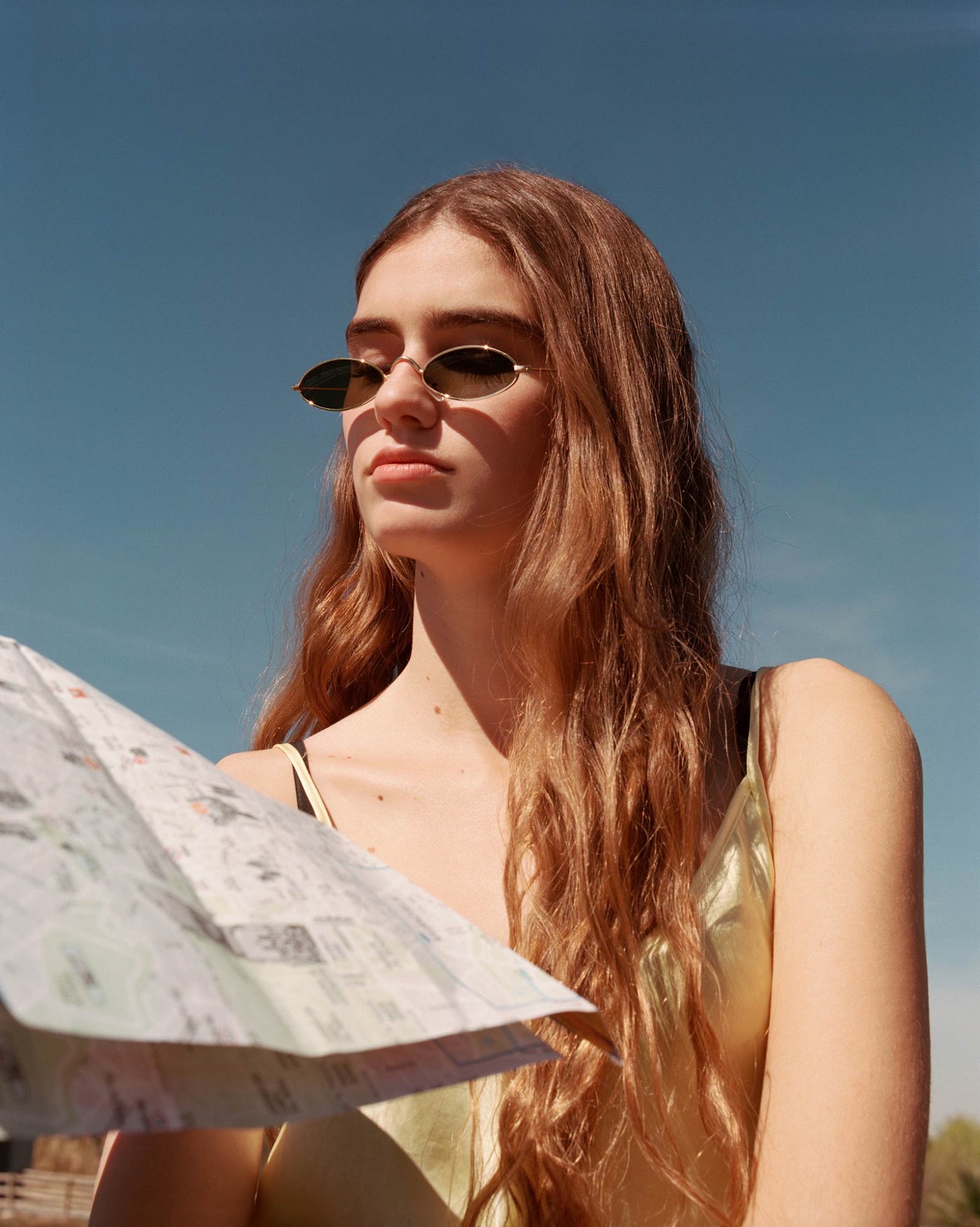 THE TOURIST — Look 15