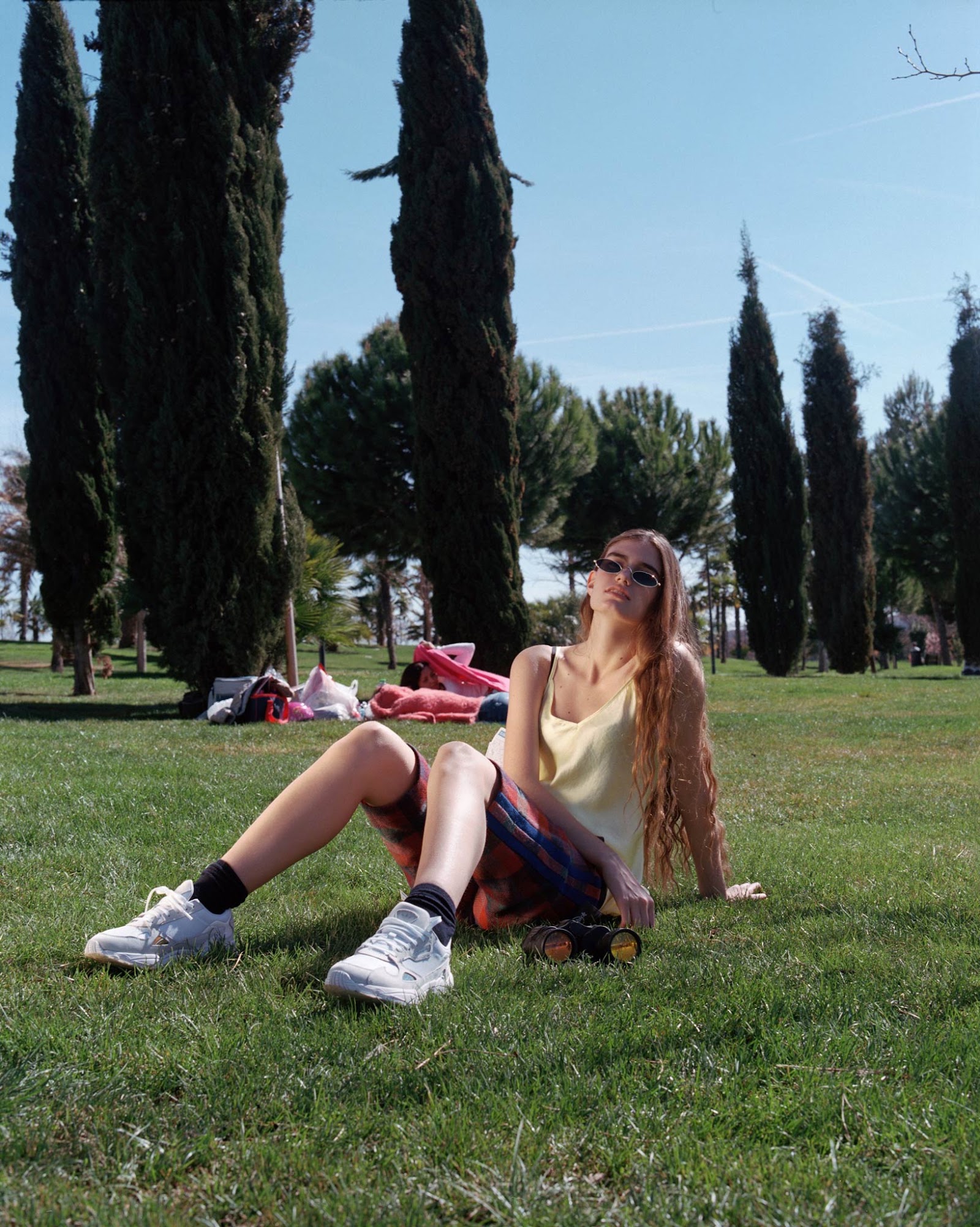 THE TOURIST — Look 16