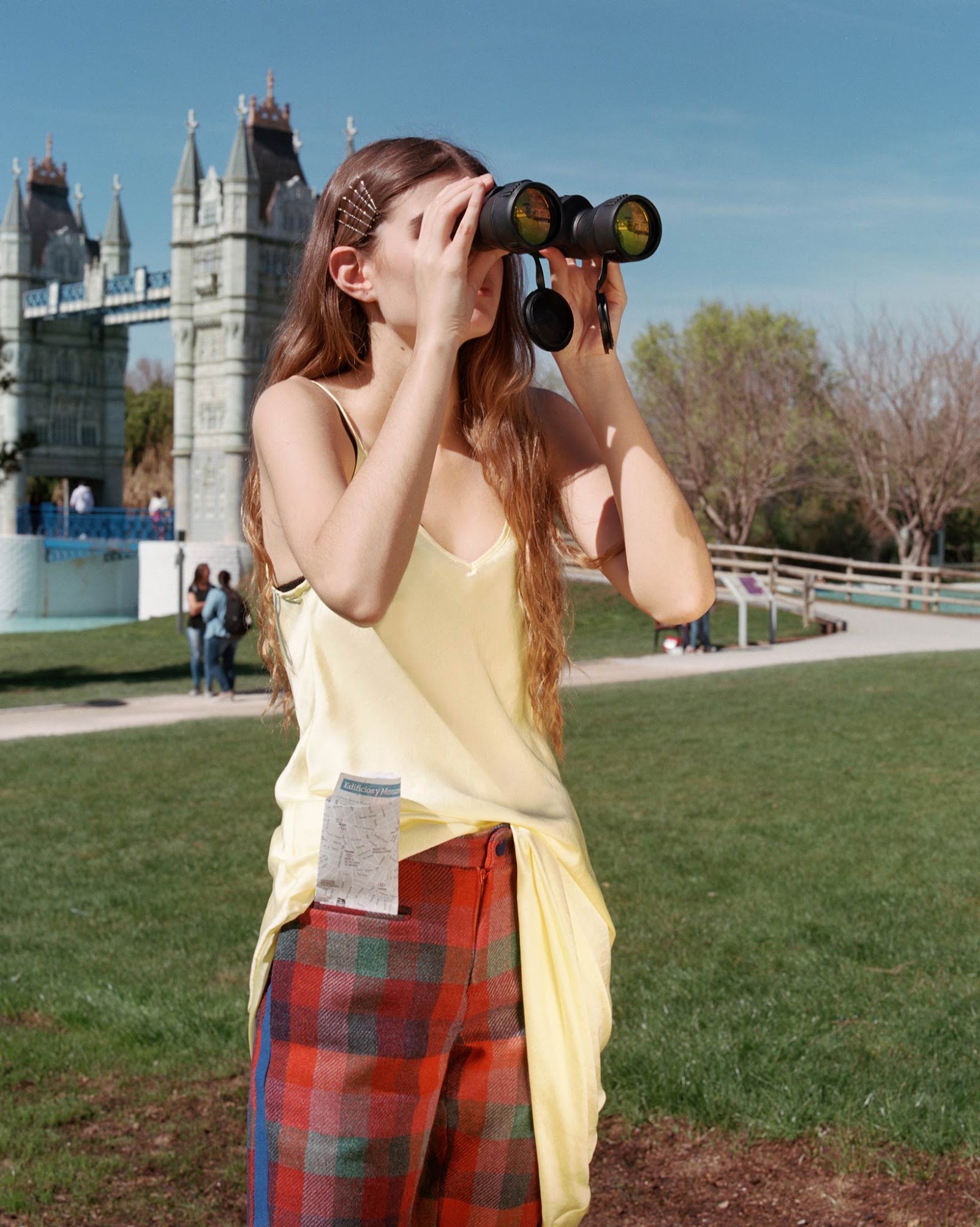 THE TOURIST — Look 17