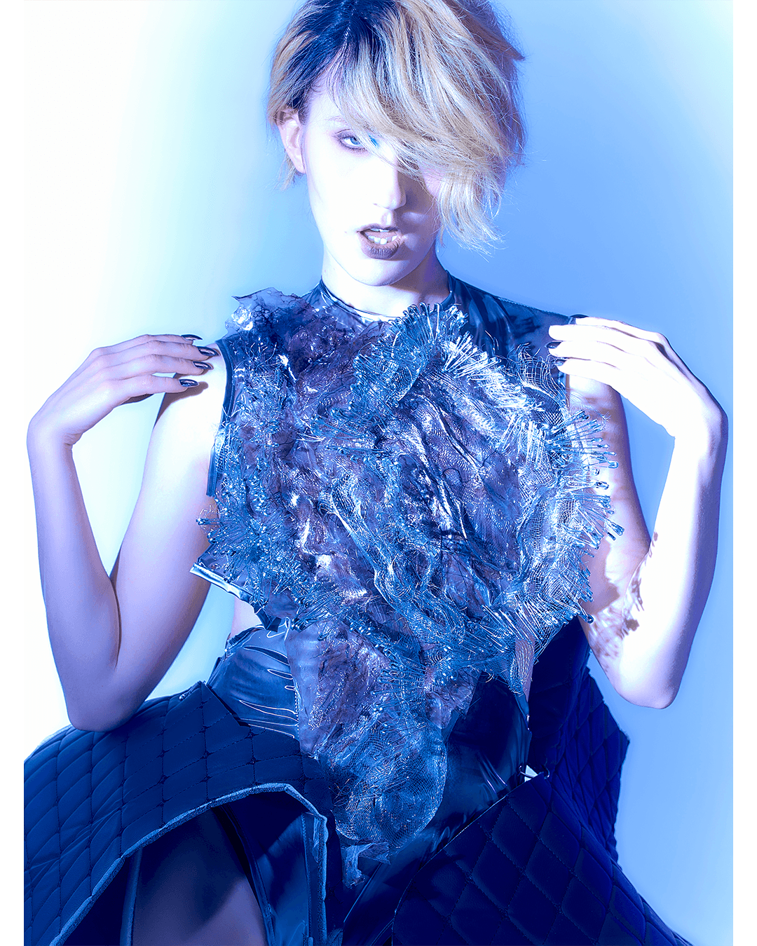 WAR OF VENUS — Look 12