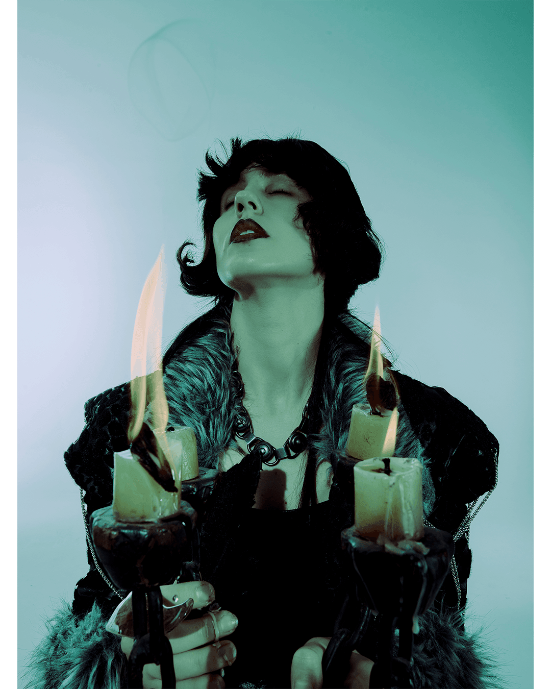 WAR OF VENUS — Look 20