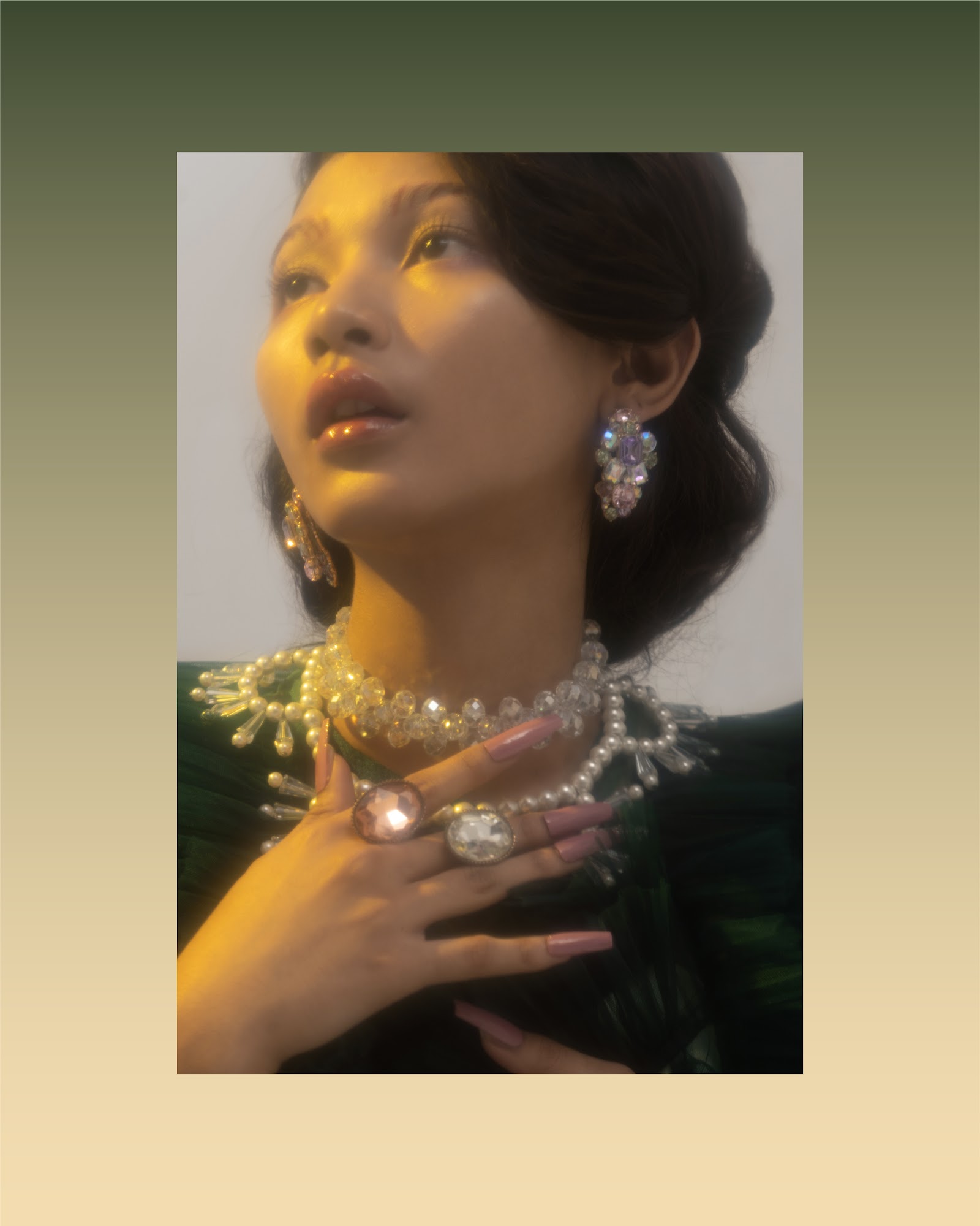 QUEEN OF SOLITUDE — Look 13