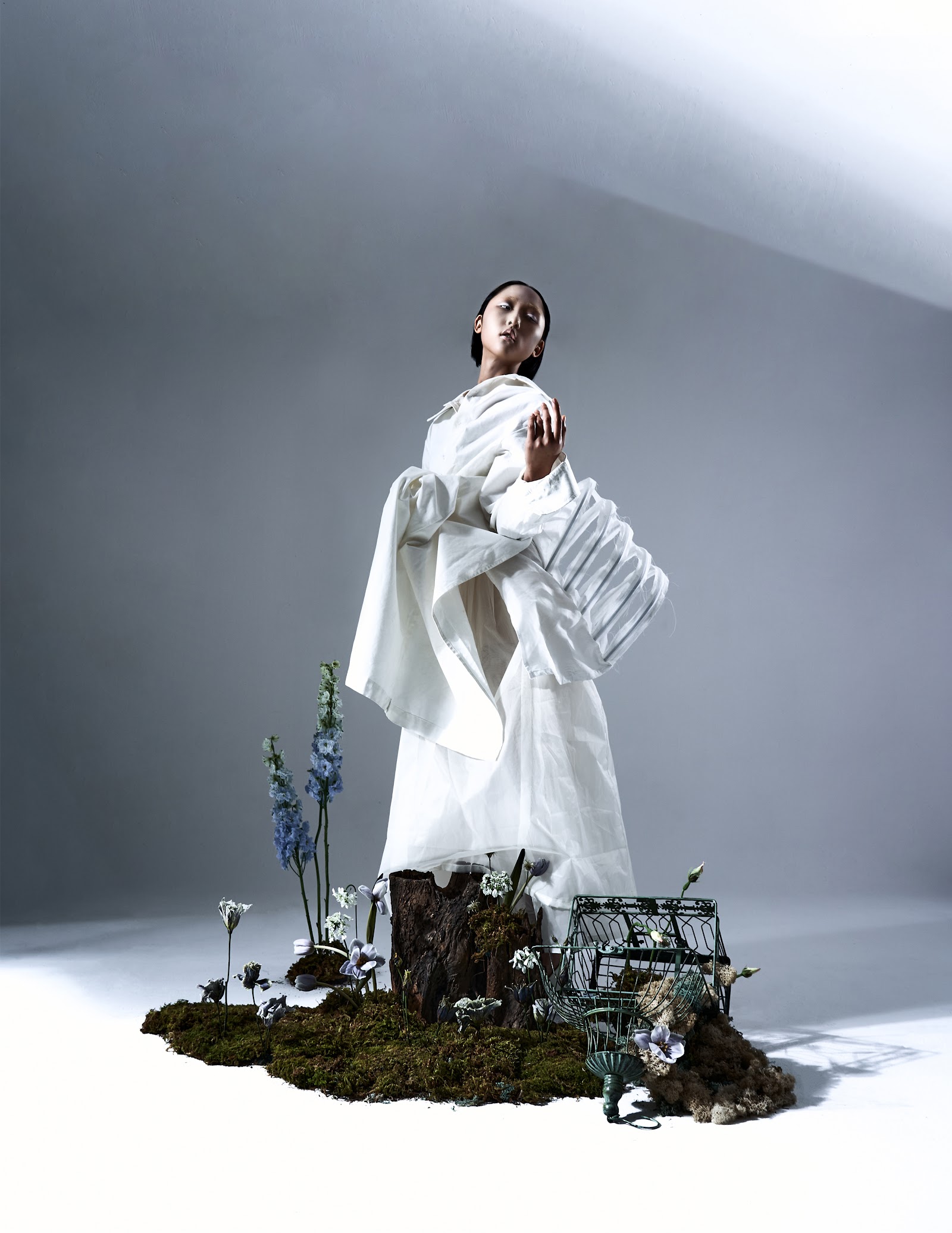 BLOOMING ALONE — Look 3