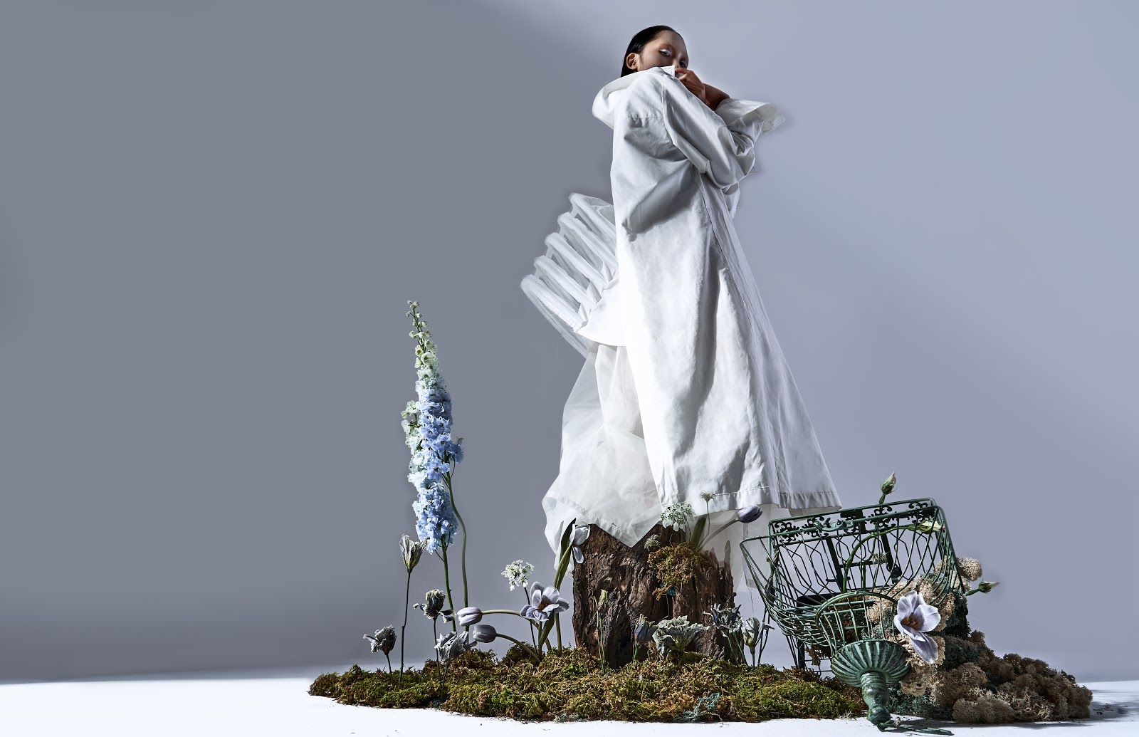 BLOOMING ALONE — Look 4
