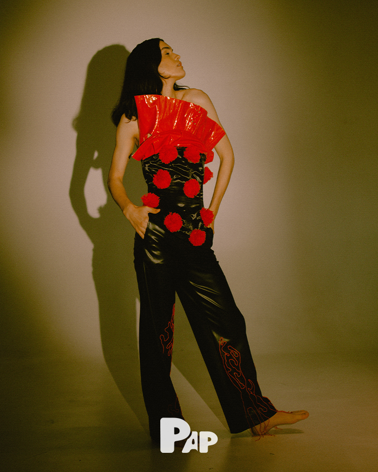 THEATRICAL PERFORMANCE — Look 3