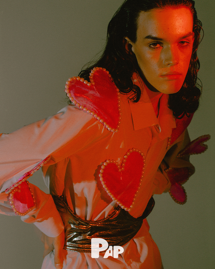 THEATRICAL PERFORMANCE — Look 6