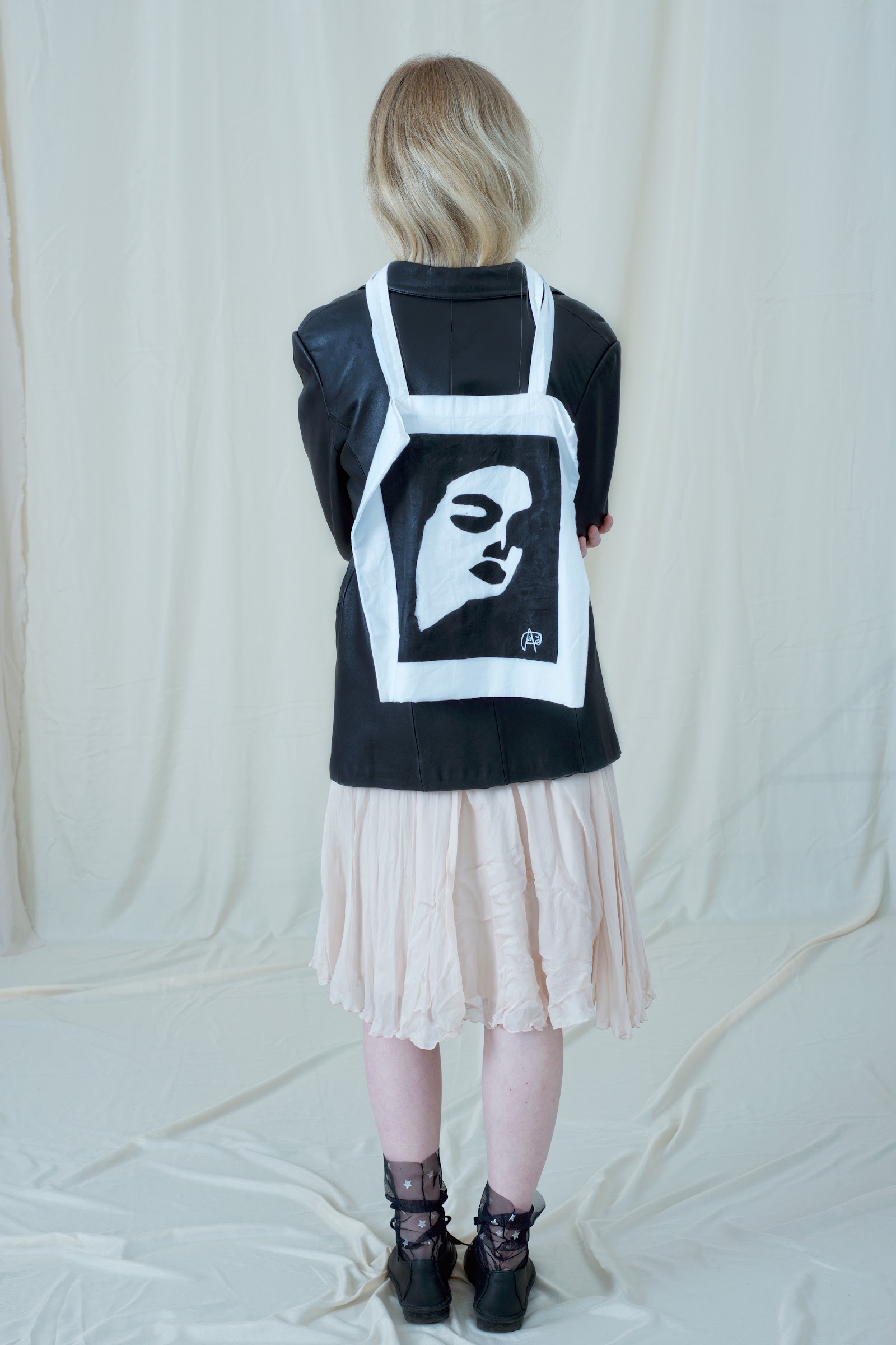 FLY ME TO THE MOON — Look 1