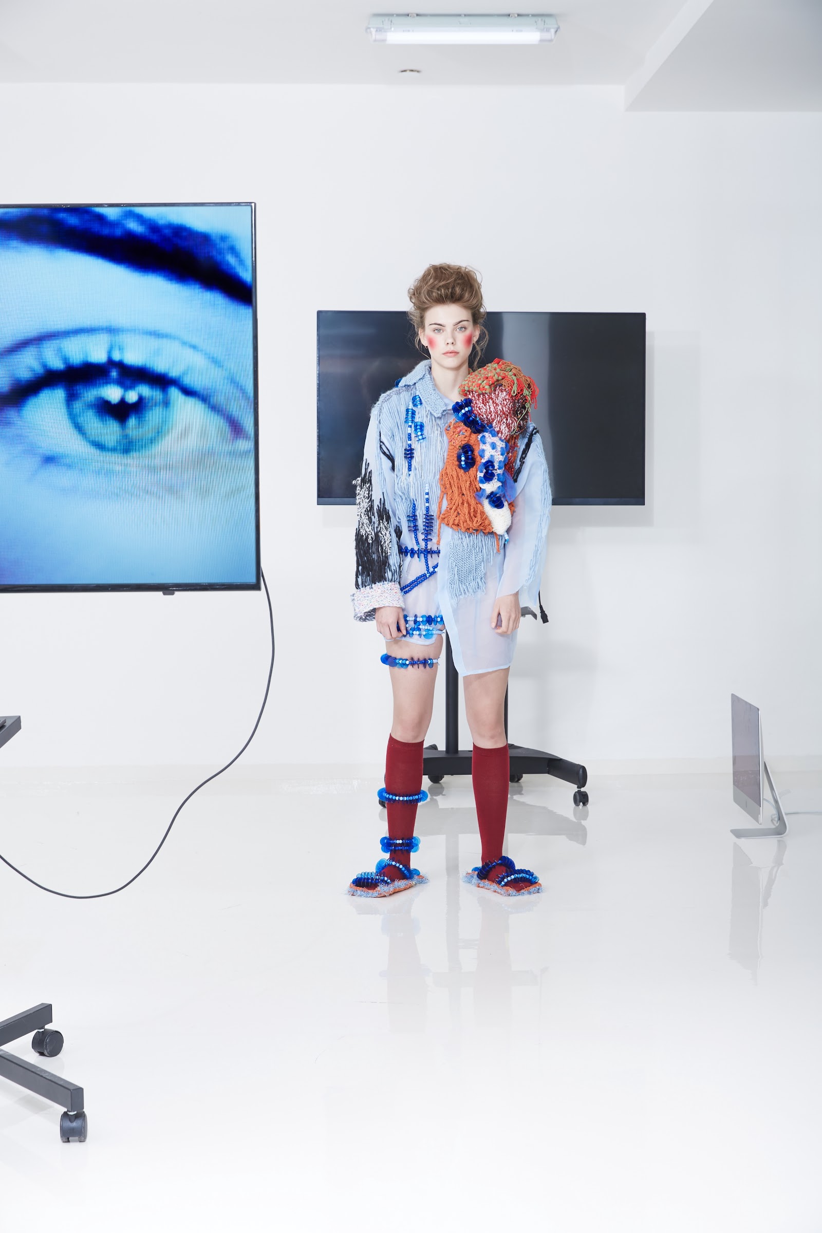 FLOATING UTOPIA — Look 2
